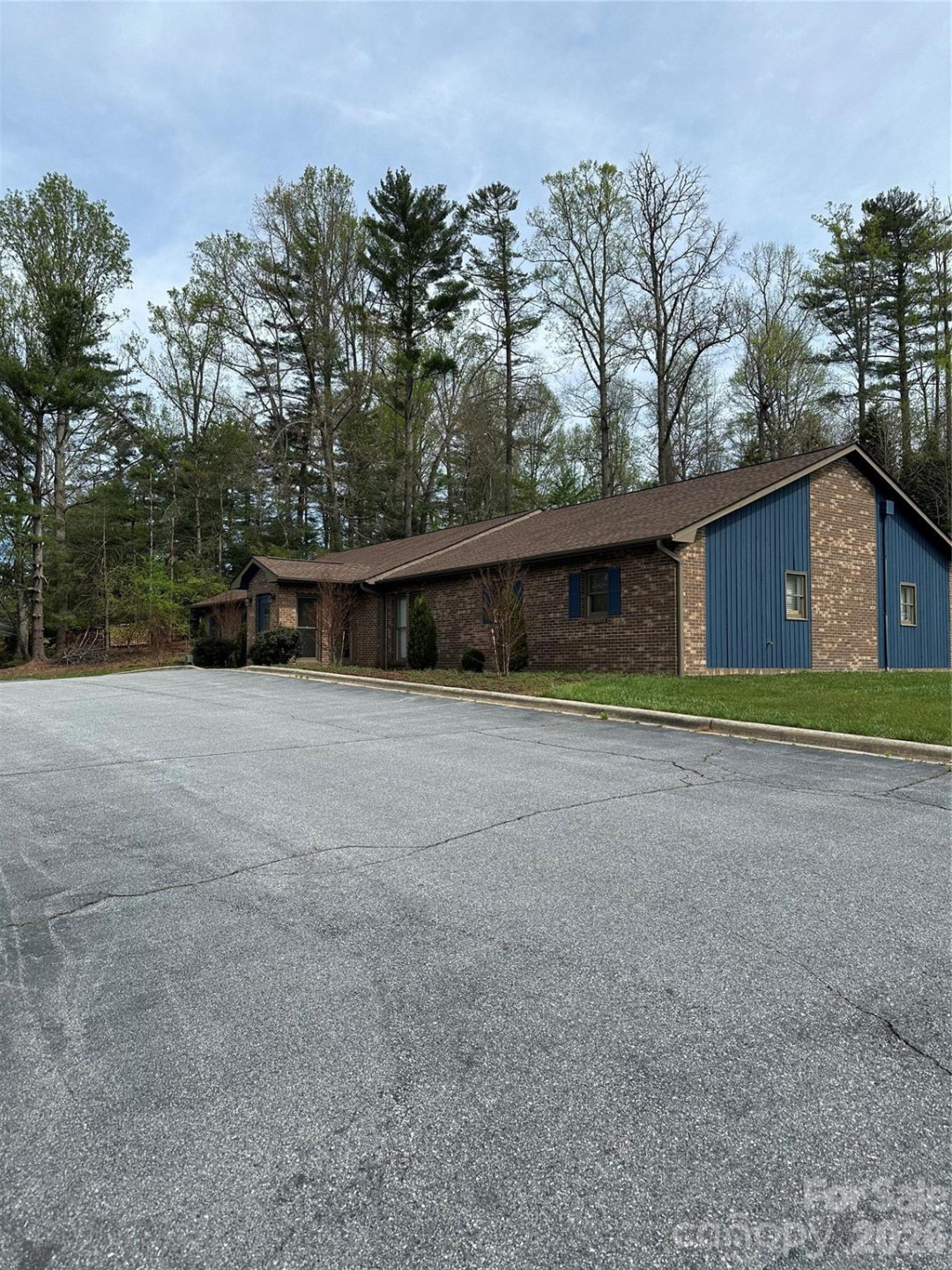 2920 Haywood Road - Photo 3