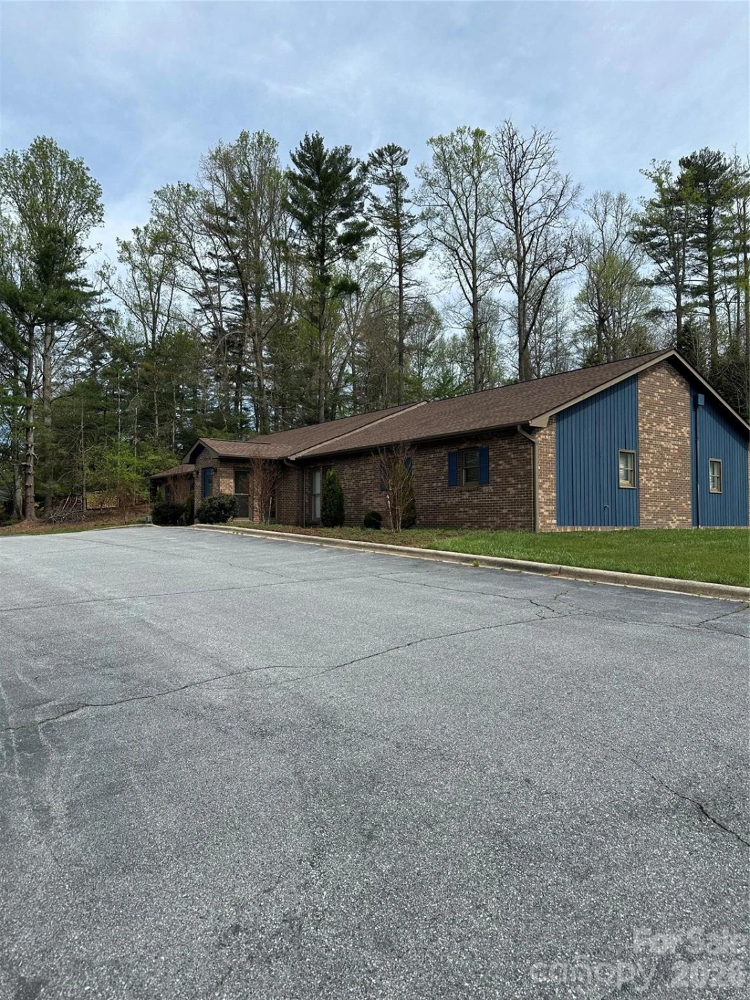 2920 Haywood Road - Photo 3