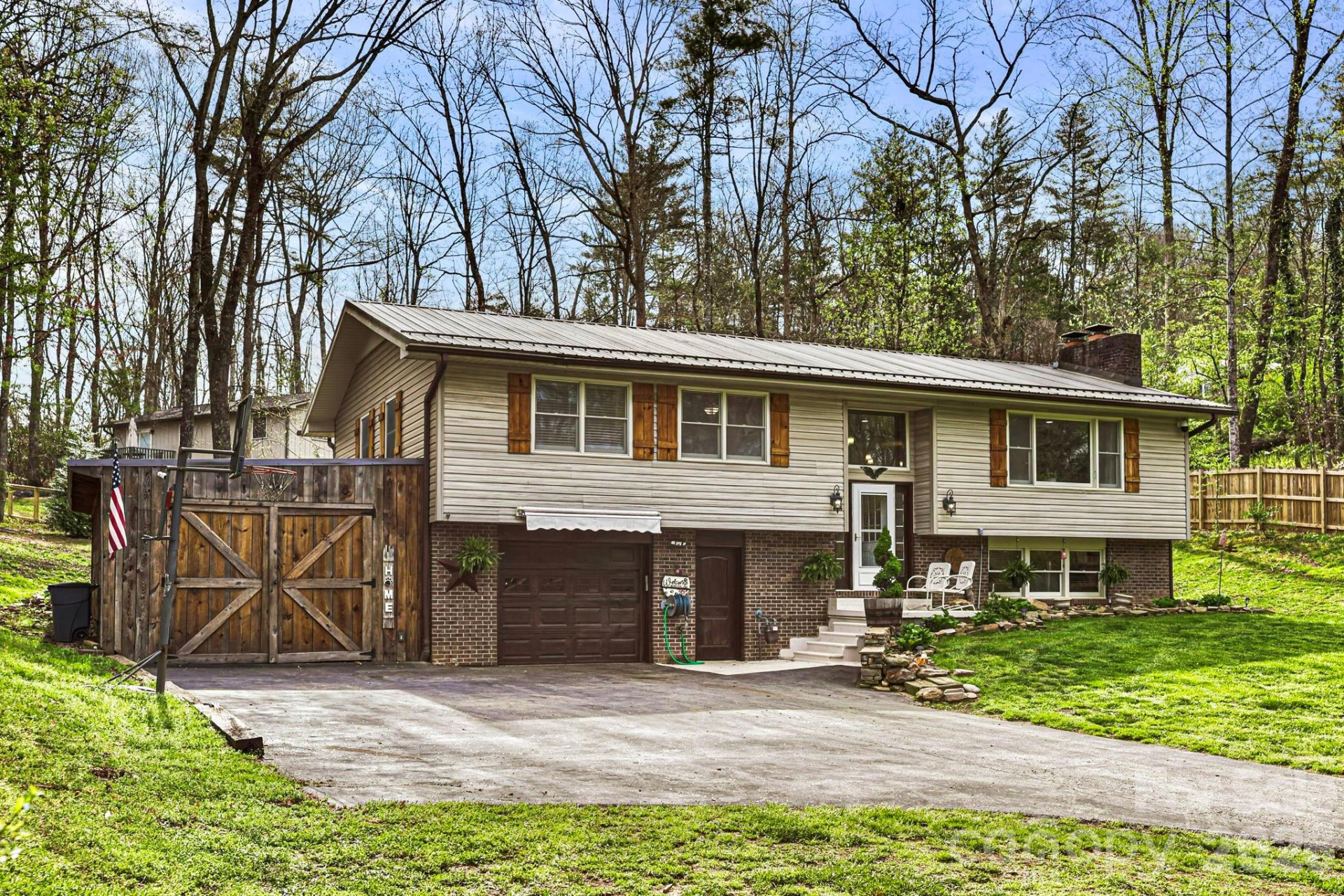 150 Timberlane Drive - Photo 2