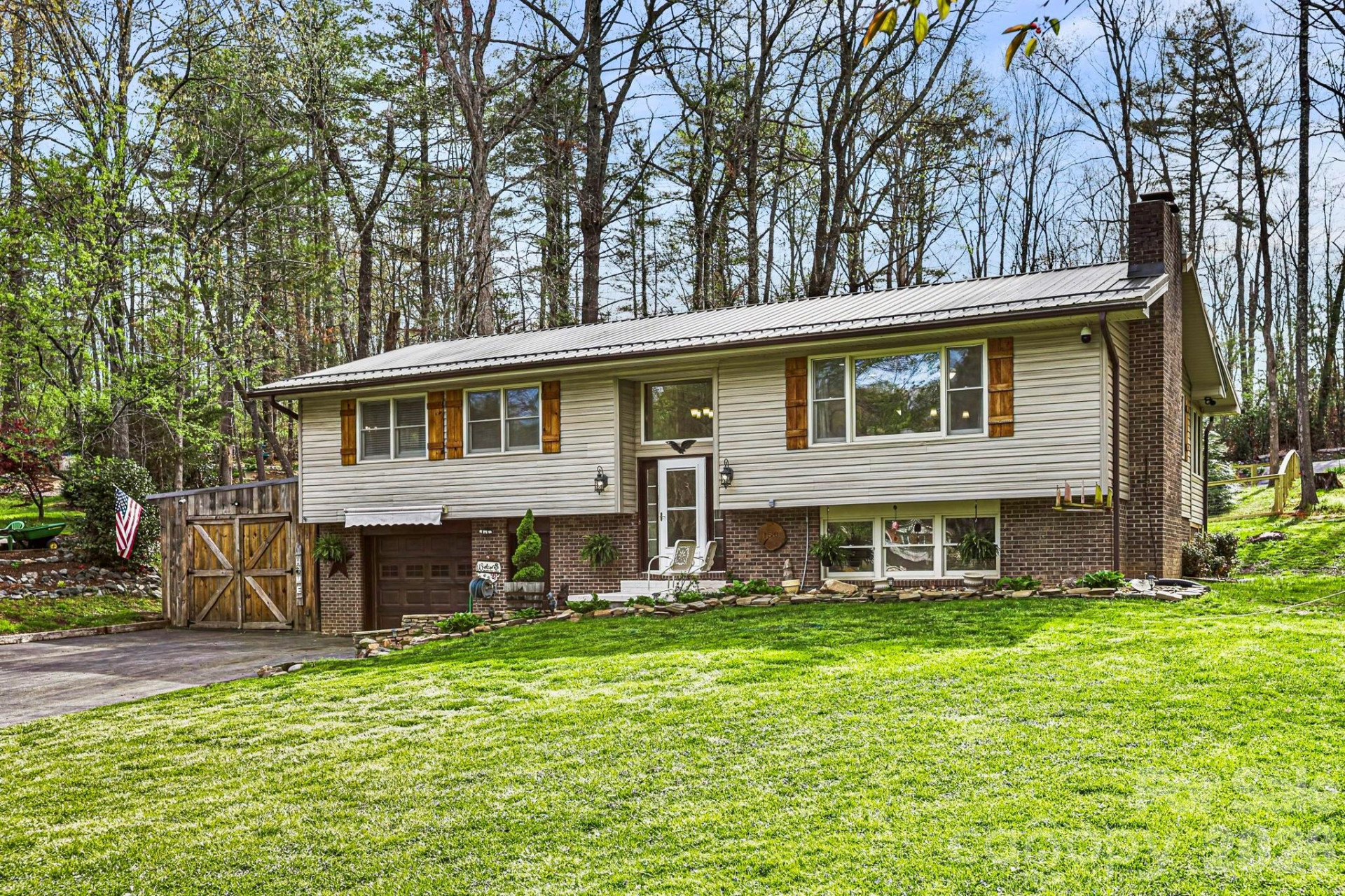 150 Timberlane Drive - Photo 3