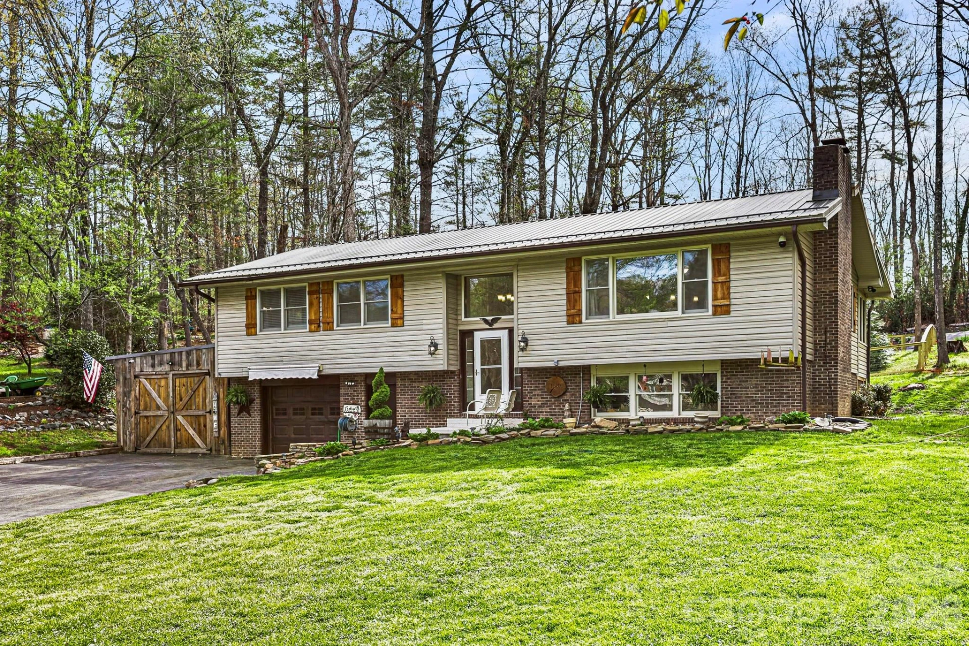 150 Timberlane Drive - Photo 3