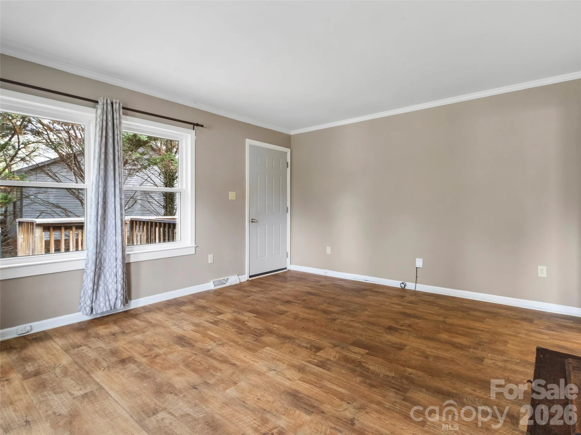 174 Wellington Street - Photo 6
