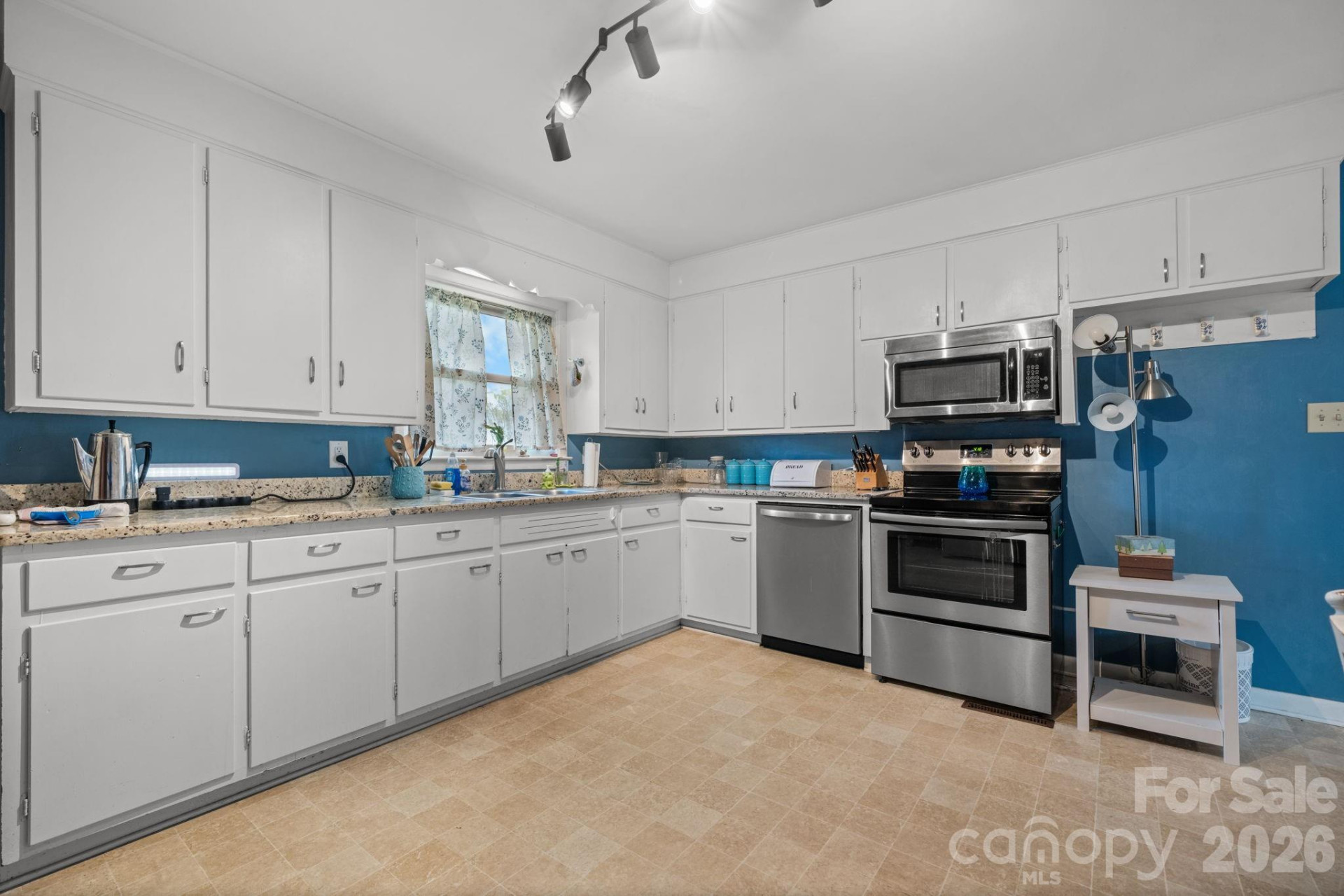 118 Whitley Road - Photo 8