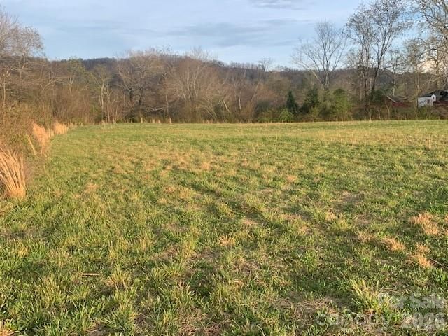7.33AC COM CHIMNEY ROCK Highway