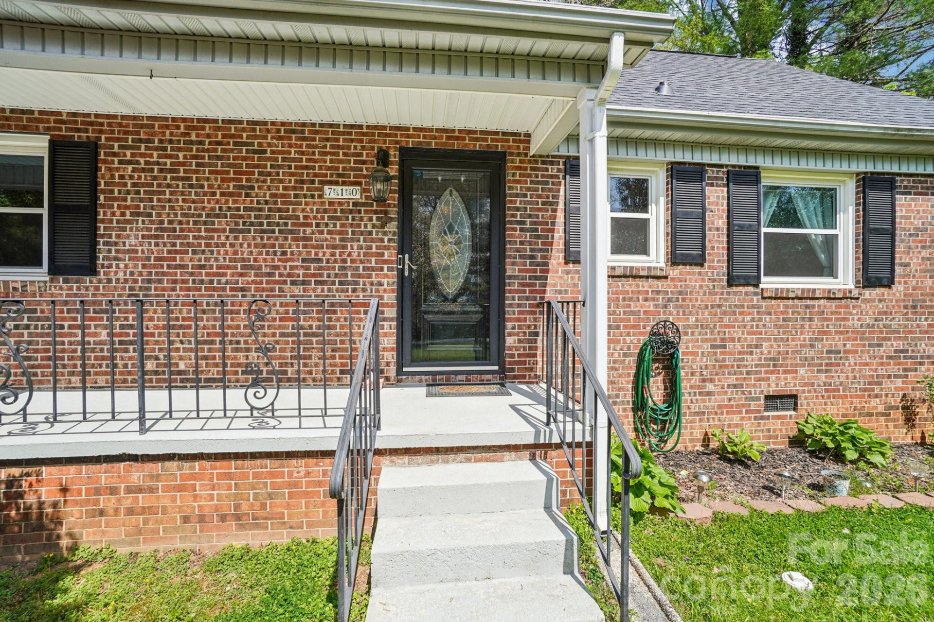 710 Heatherwood Drive - Photo 2