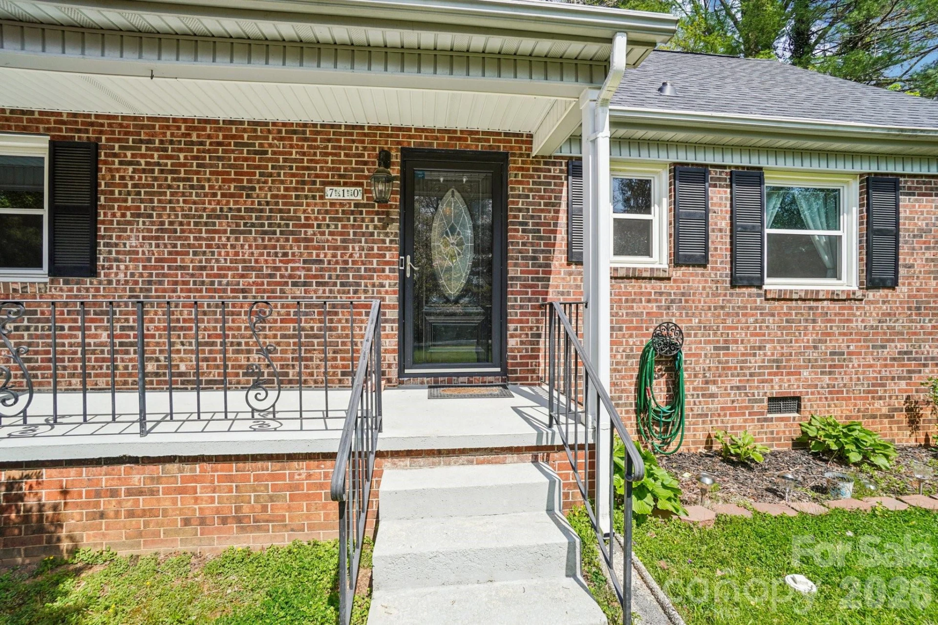 710 Heatherwood Drive - Photo 2