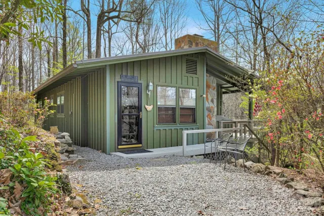 218 Hickory Lane, Lake Toxaway, NC, 28747