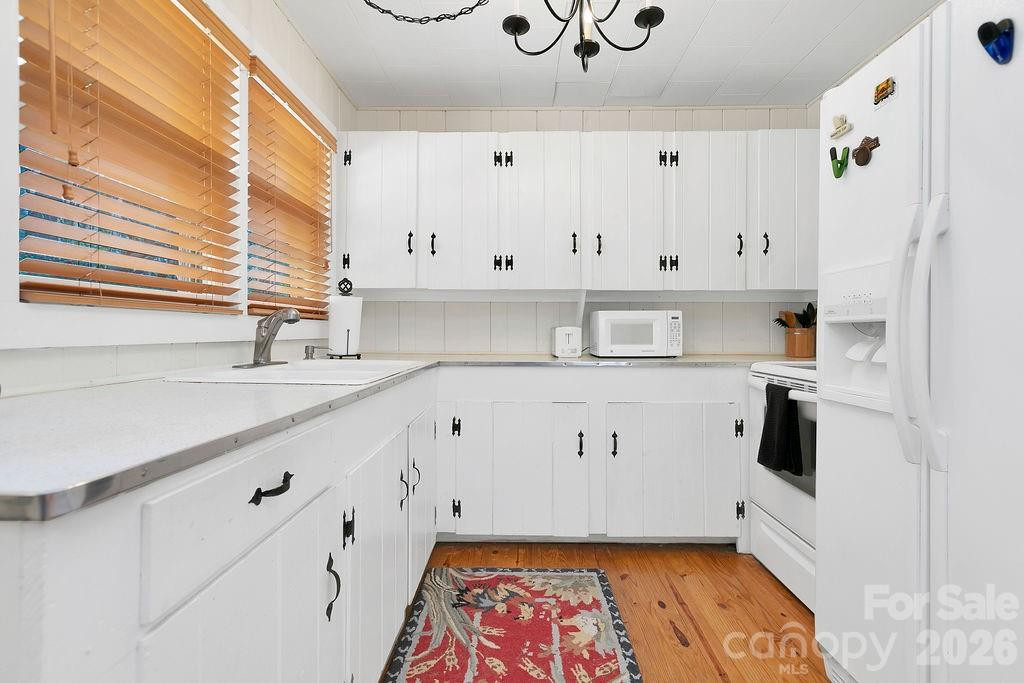 218 Hickory Lane - Photo 11