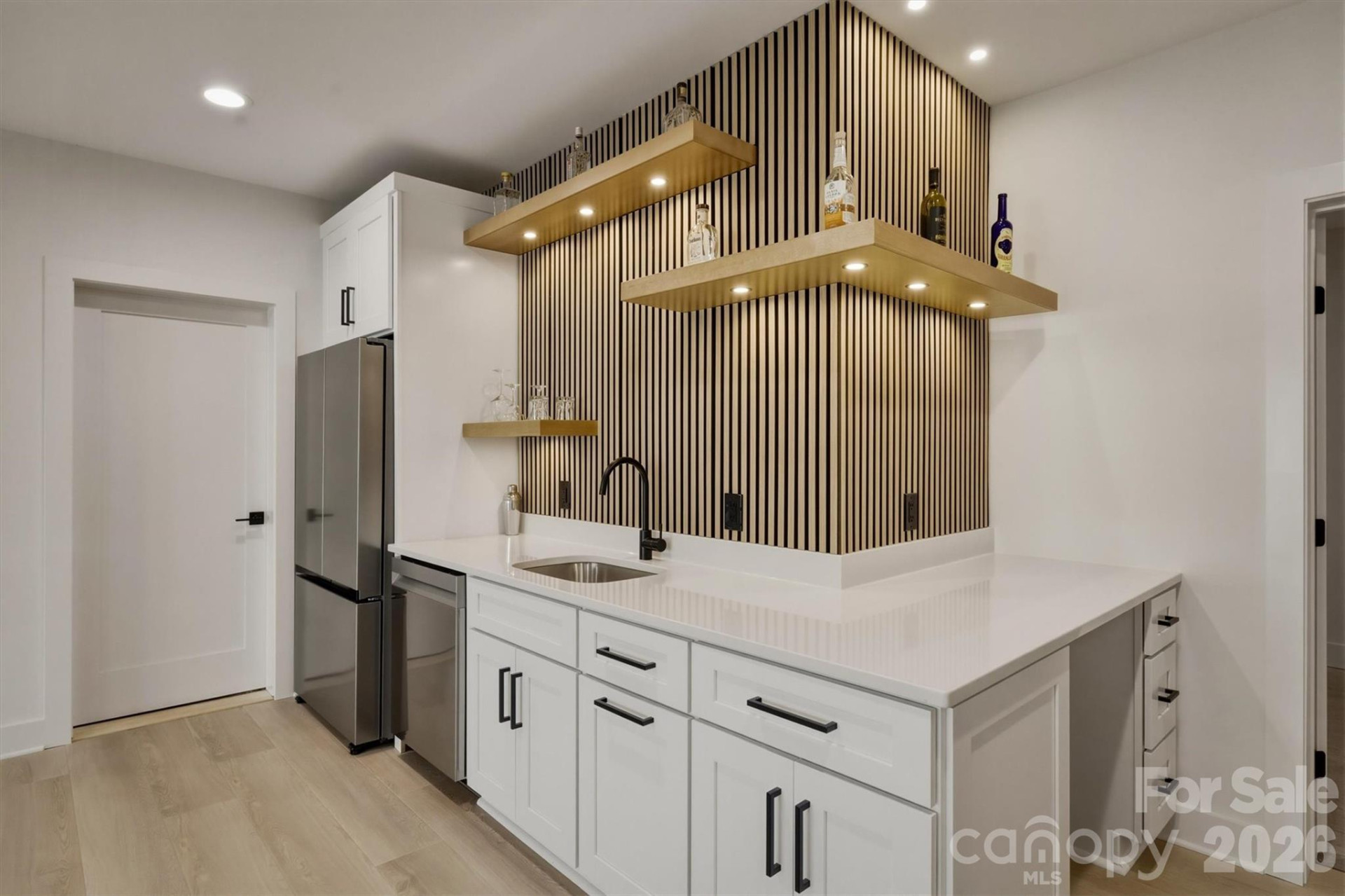 173 Waters Edge Drive - Photo 32