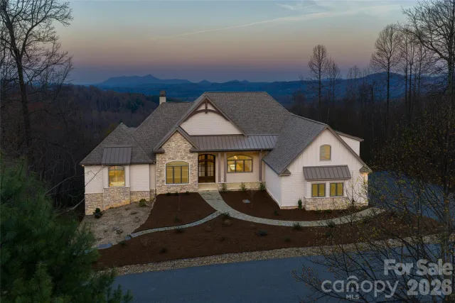 527 Falkirk Way, Zirconia, NC, 28790