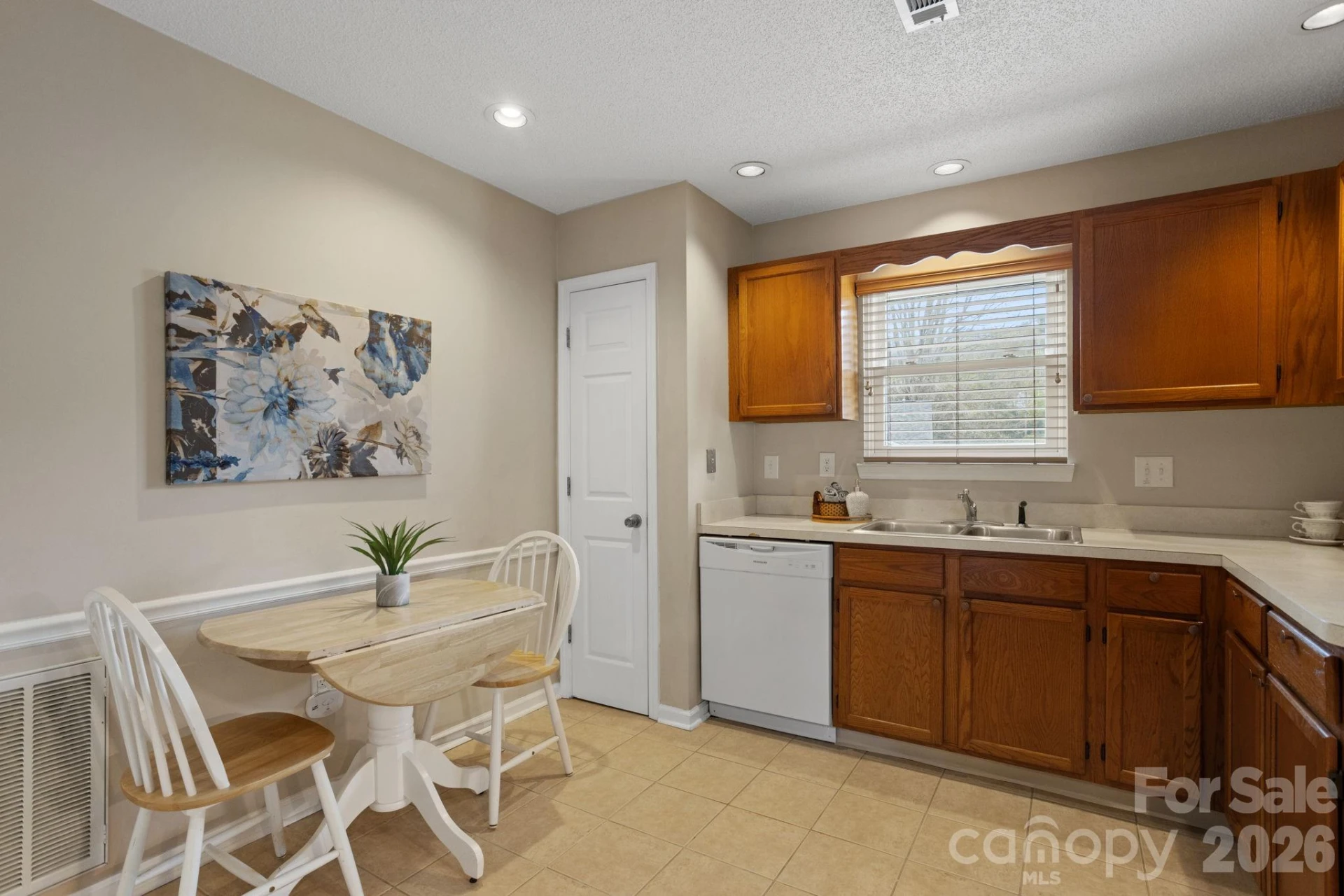 551 Woodfield Lane - Photo 7