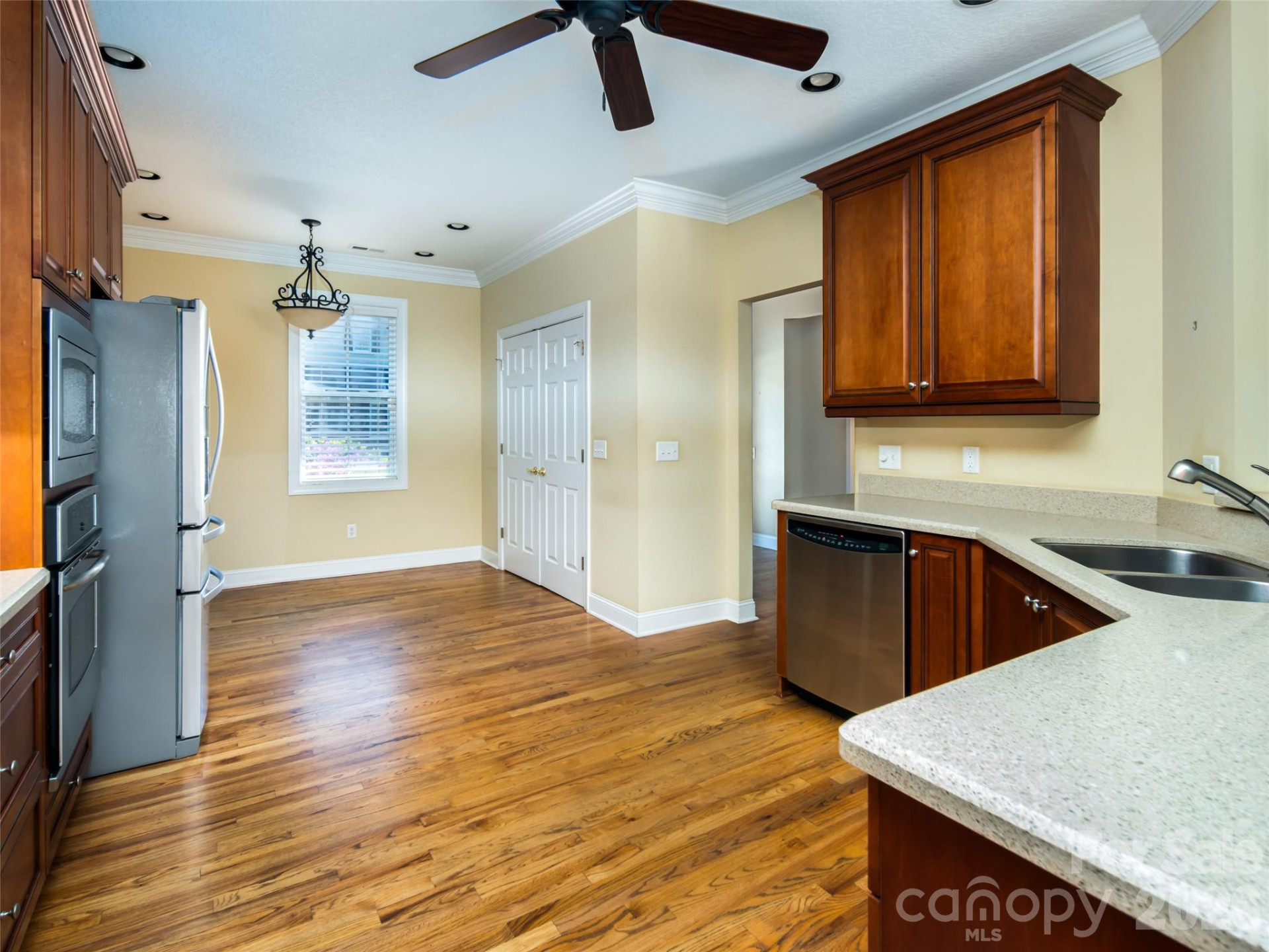 124 Towne Place Drive - Photo 6