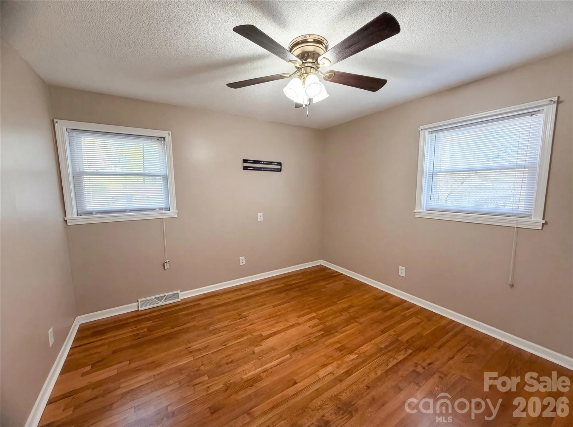 290 Salem Avenue - Photo 11