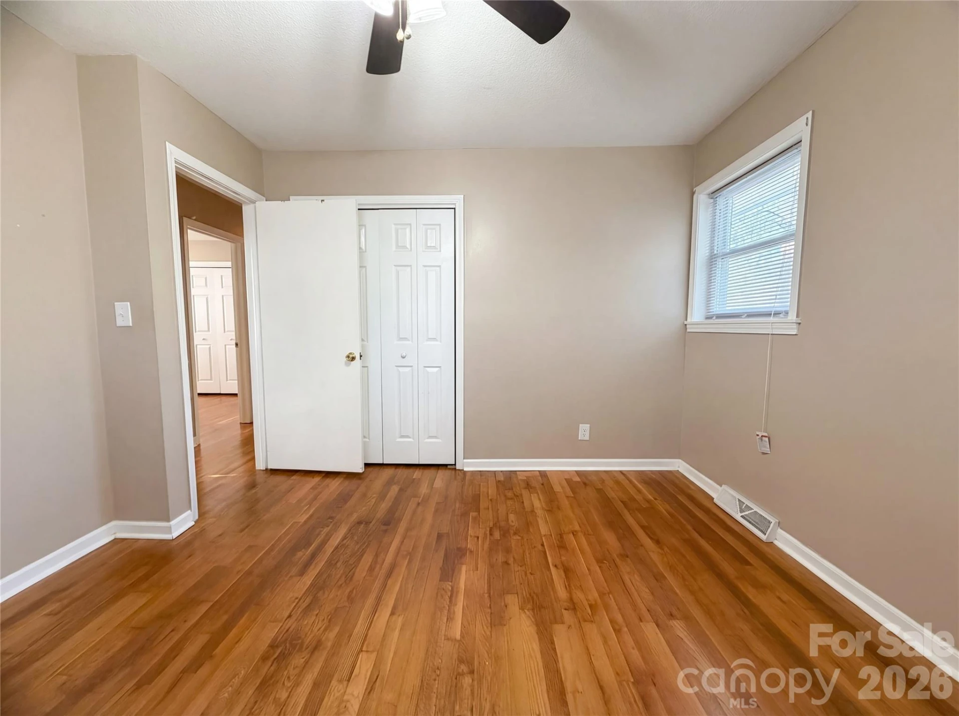 290 Salem Avenue - Photo 12