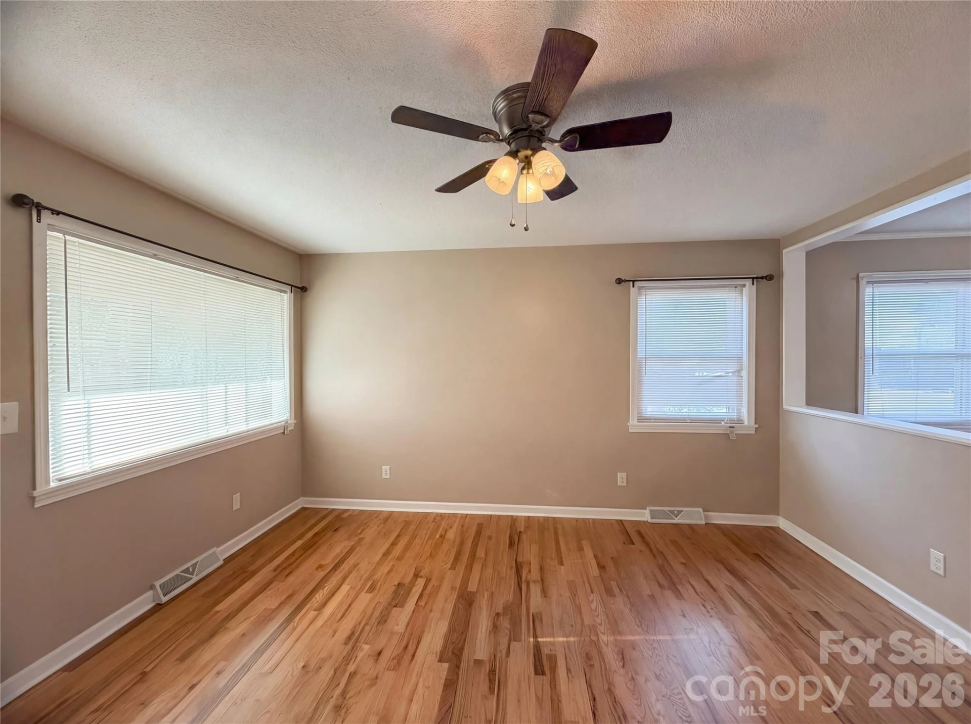 290 Salem Avenue - Photo 15