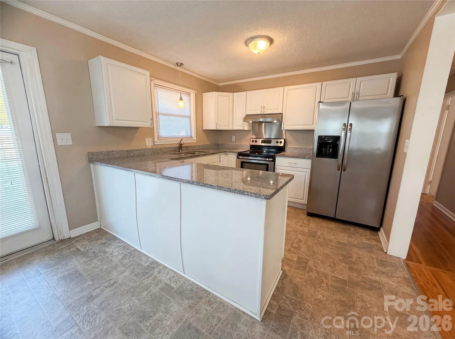 290 Salem Avenue - Photo 9