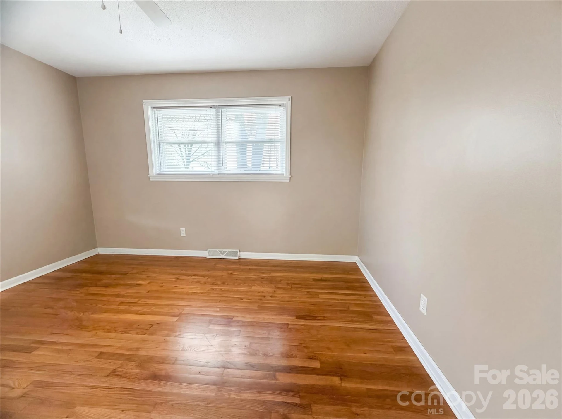 290 Salem Avenue - Photo 10