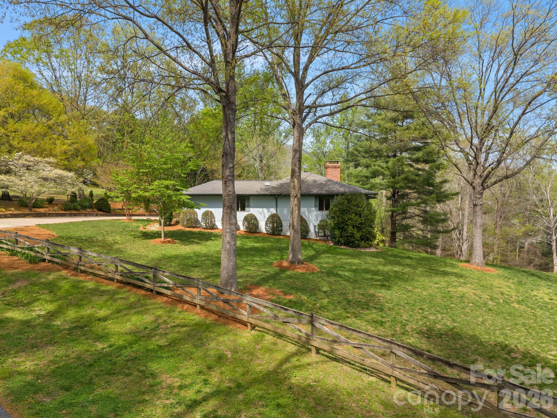140 Meadowlark Drive - Photo 2