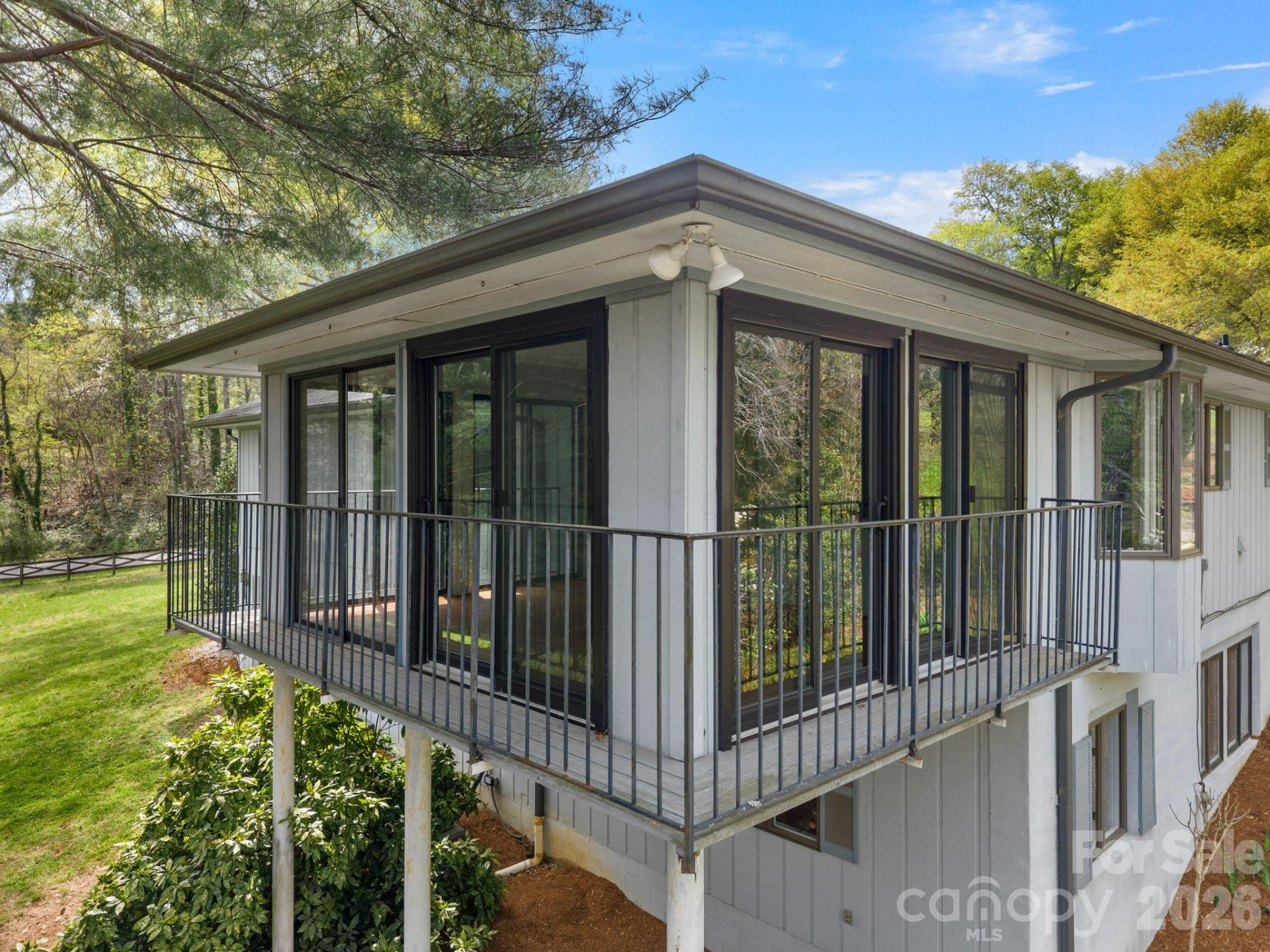 140 Meadowlark Drive - Photo 4