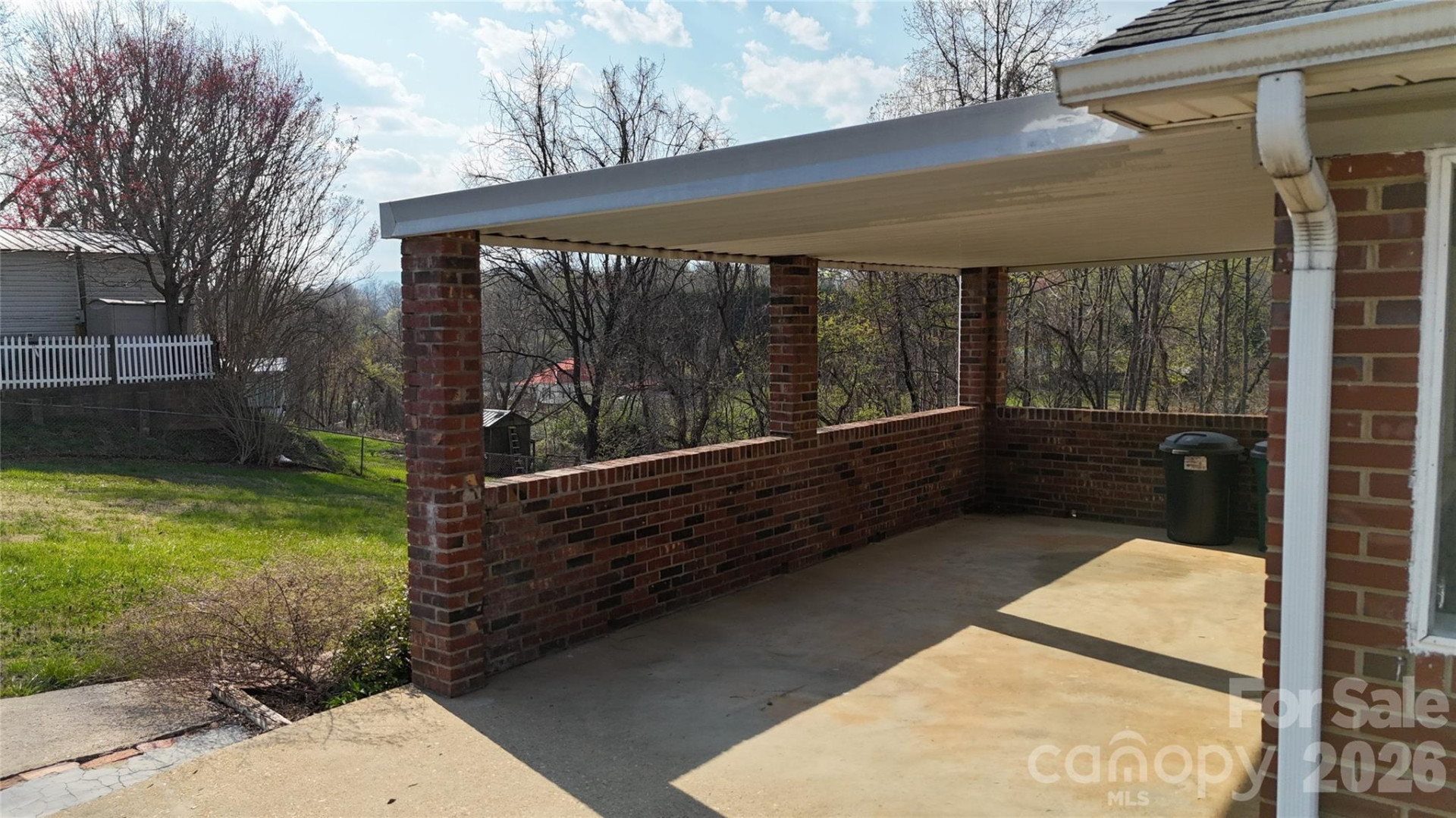 309 Morehead Drive - Photo 3