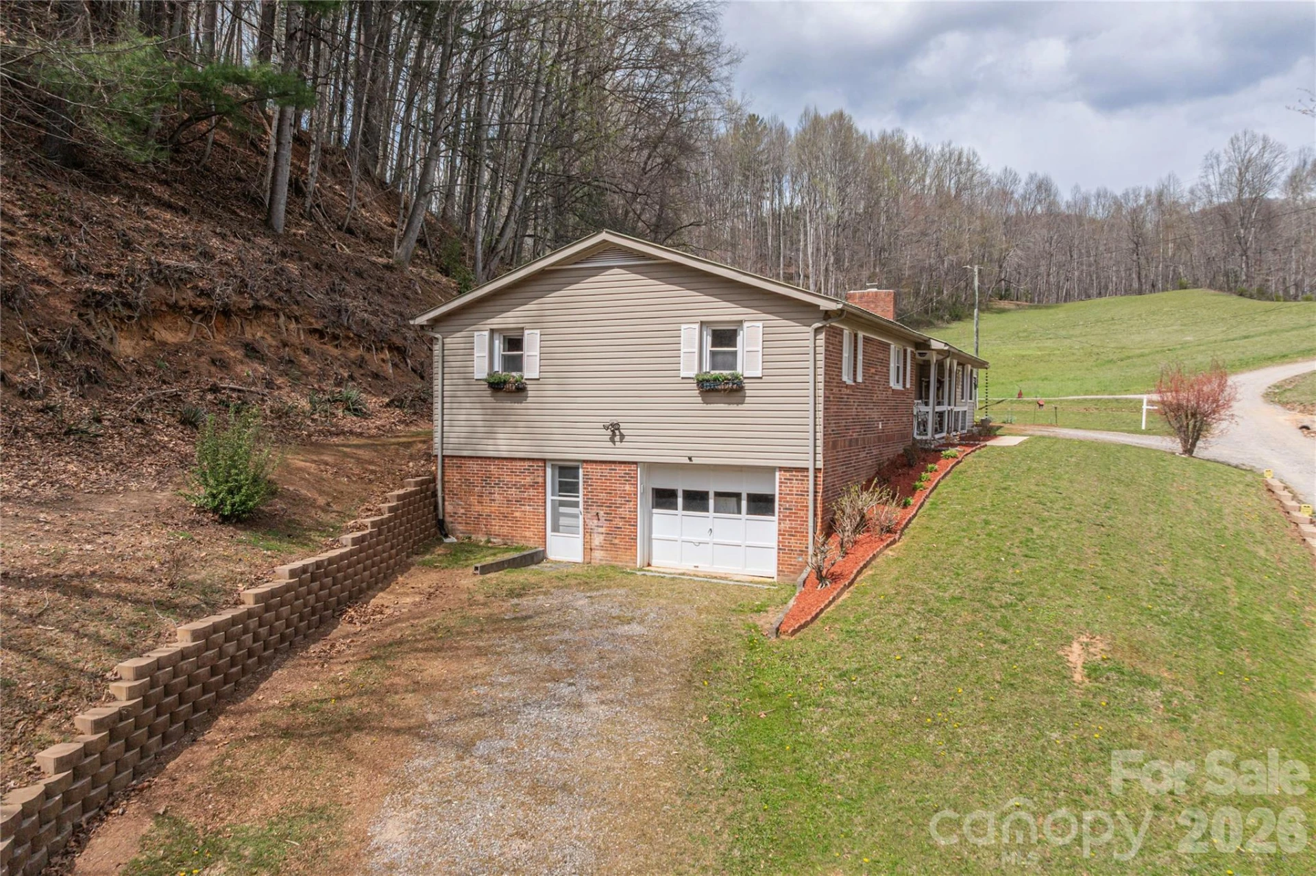 63 Memory Drive - Photo 3