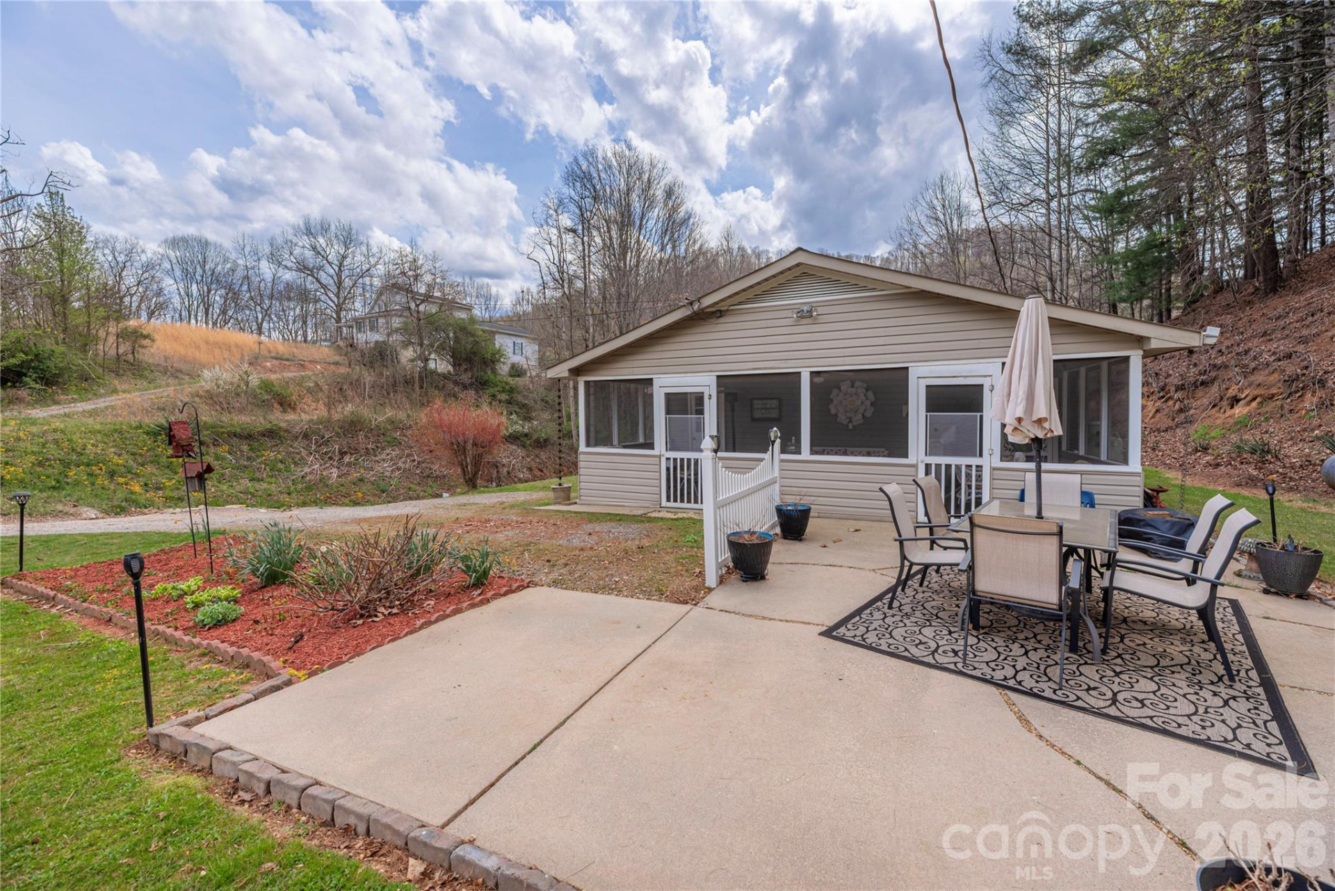 63 Memory Drive - Photo 4