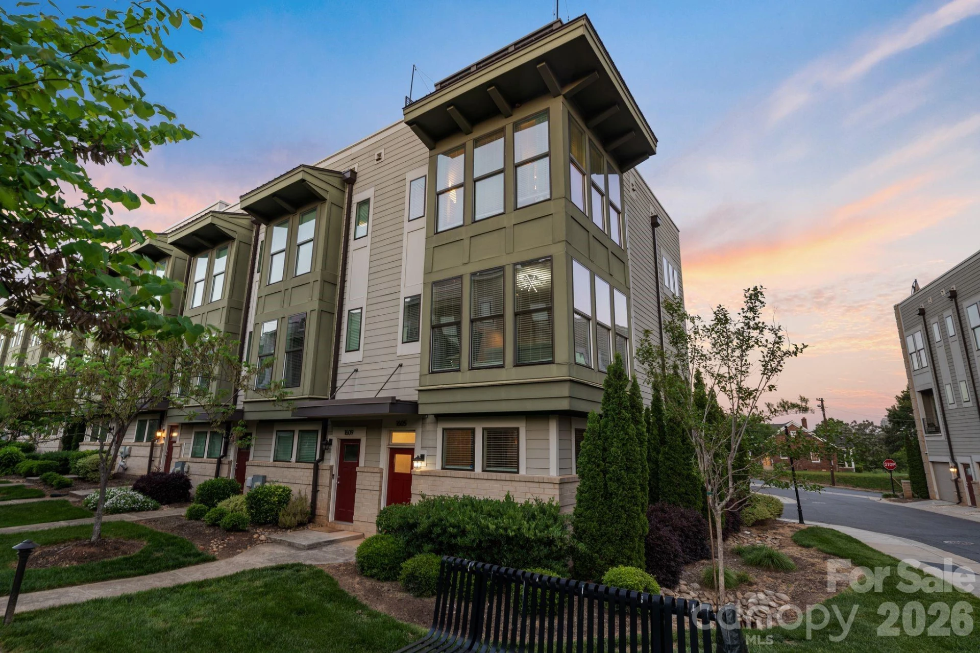 1605 Cannon View Lane - Photo 2