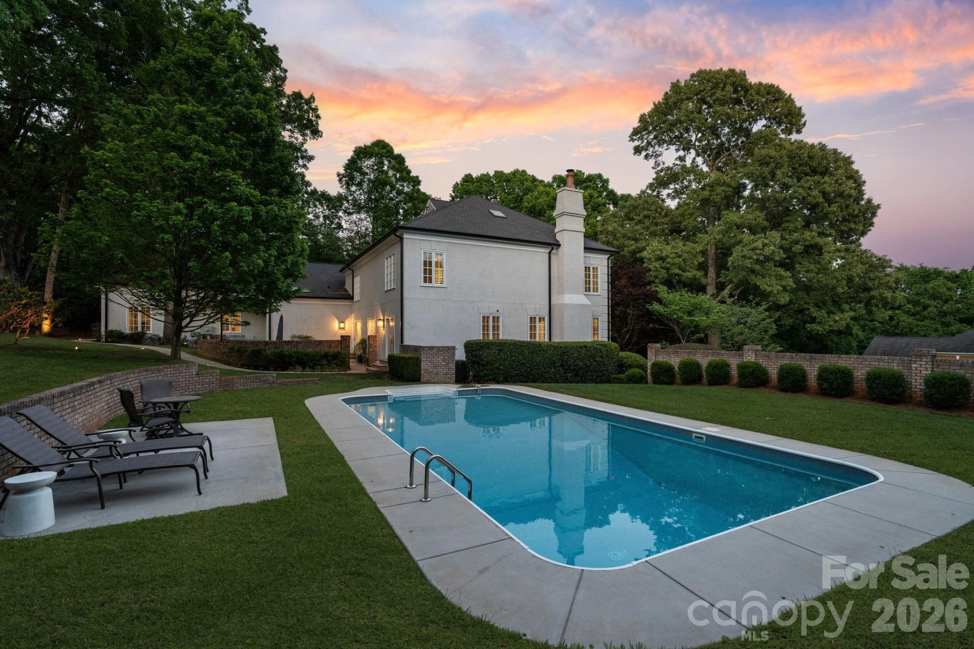 8124 Greencastle Drive - Photo 3