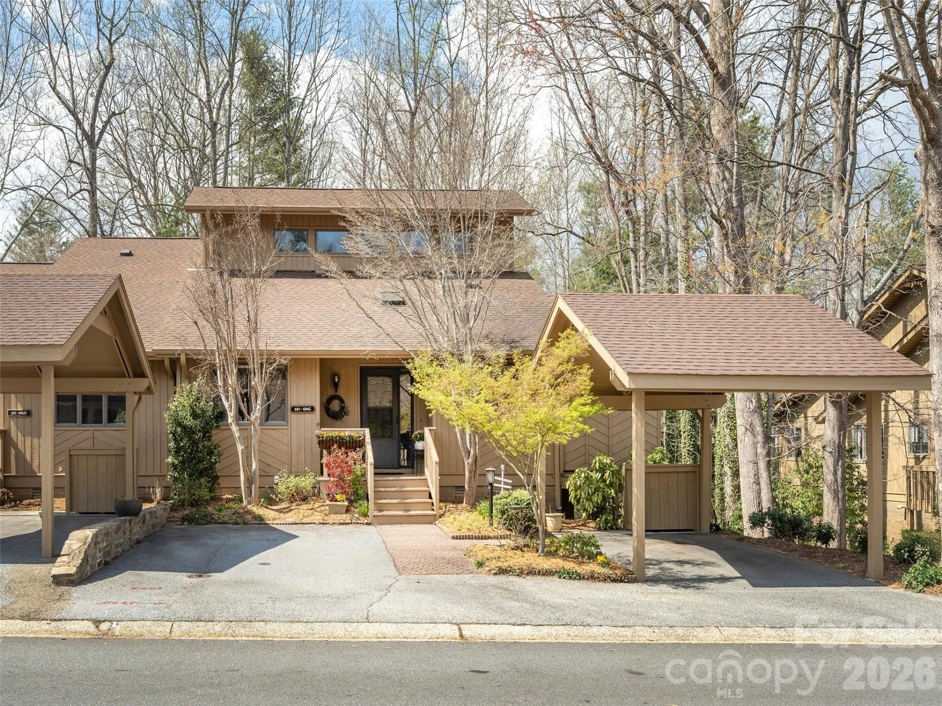 601 Red Oak Drive