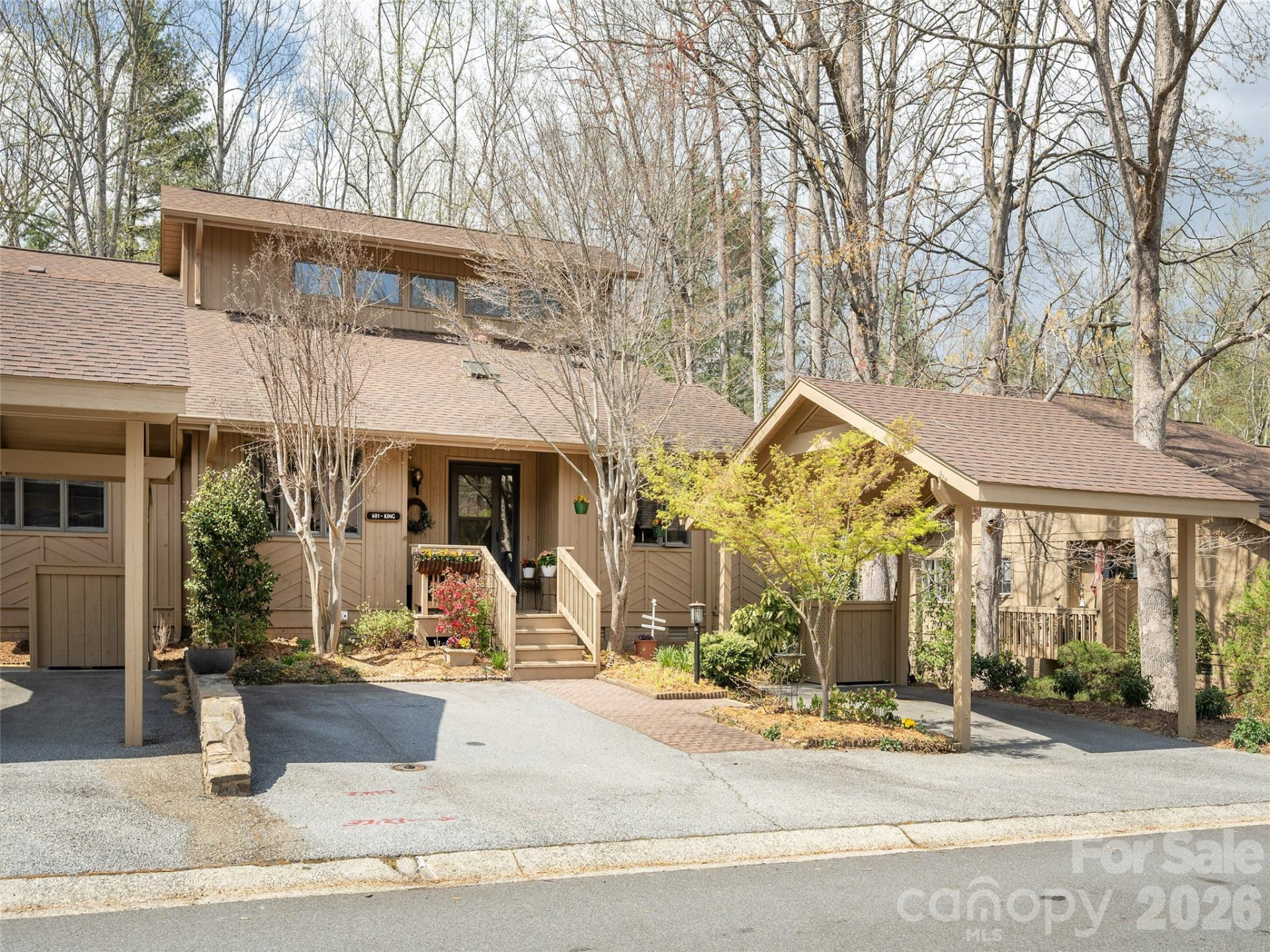 601 Red Oak Drive - Photo 2