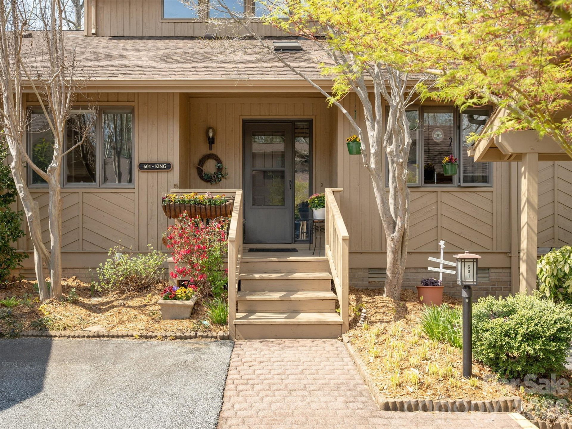 601 Red Oak Drive - Photo 3