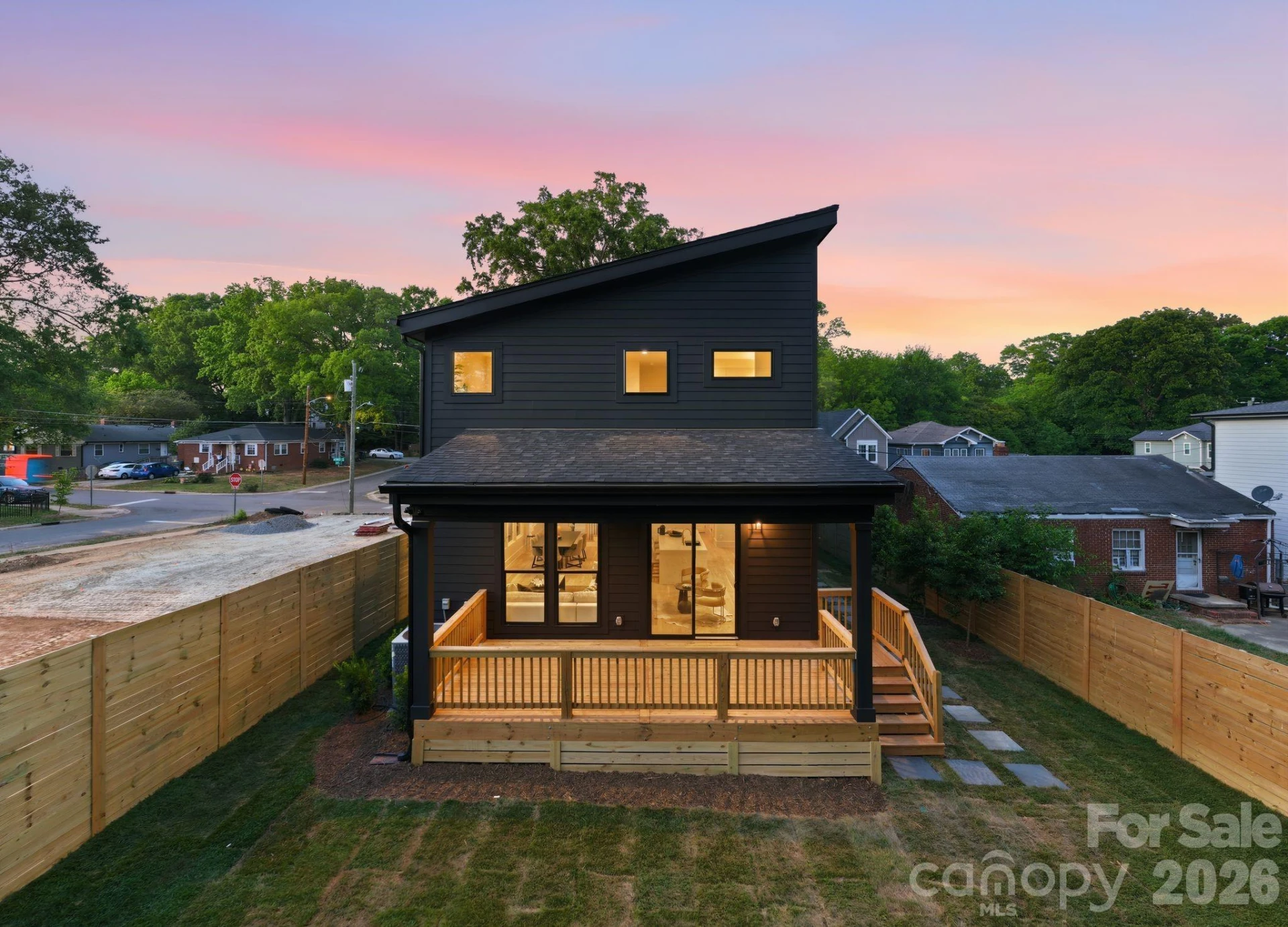 1404 Downs Avenue - Photo 2