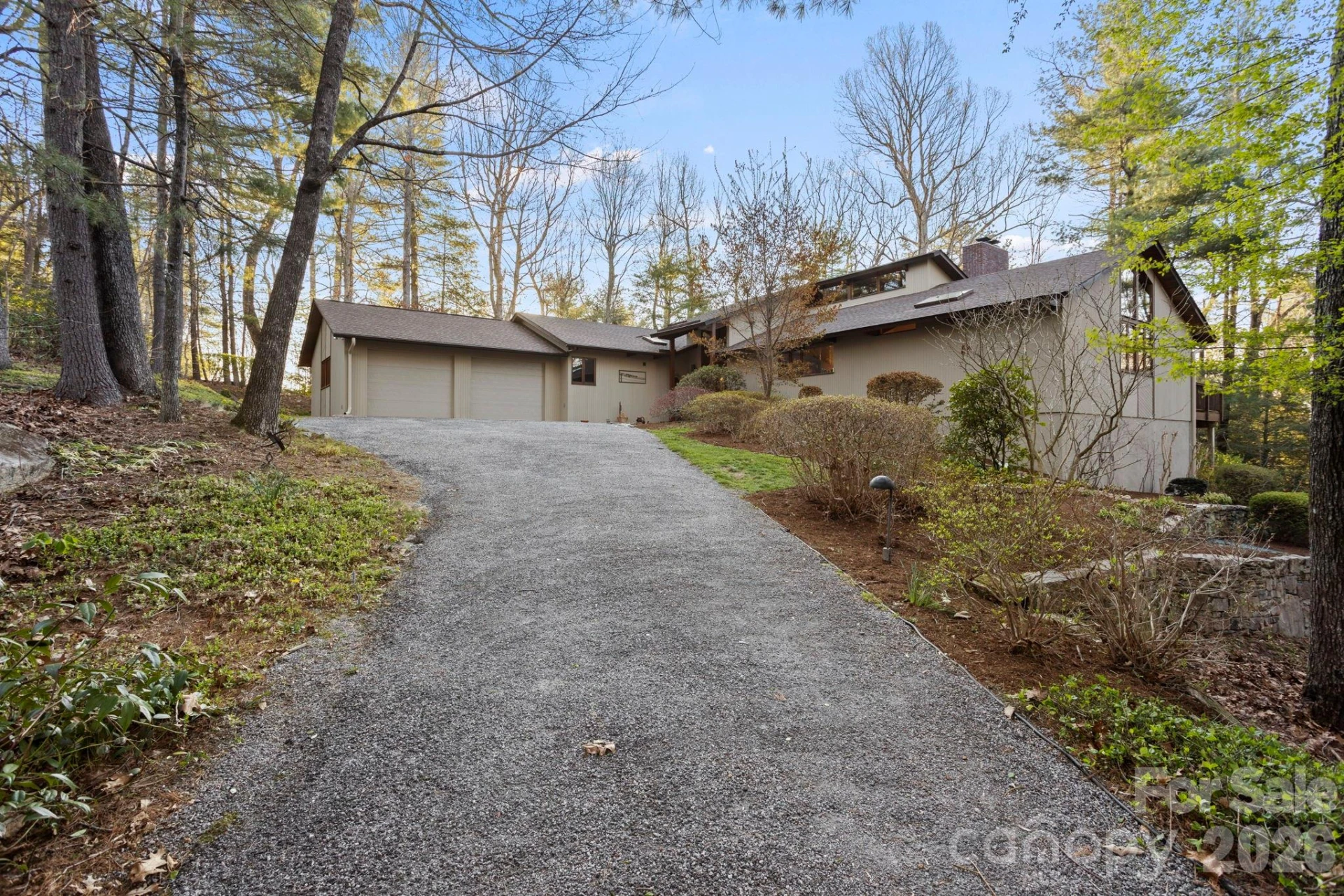 207 Maple Hill Drive - Photo 2