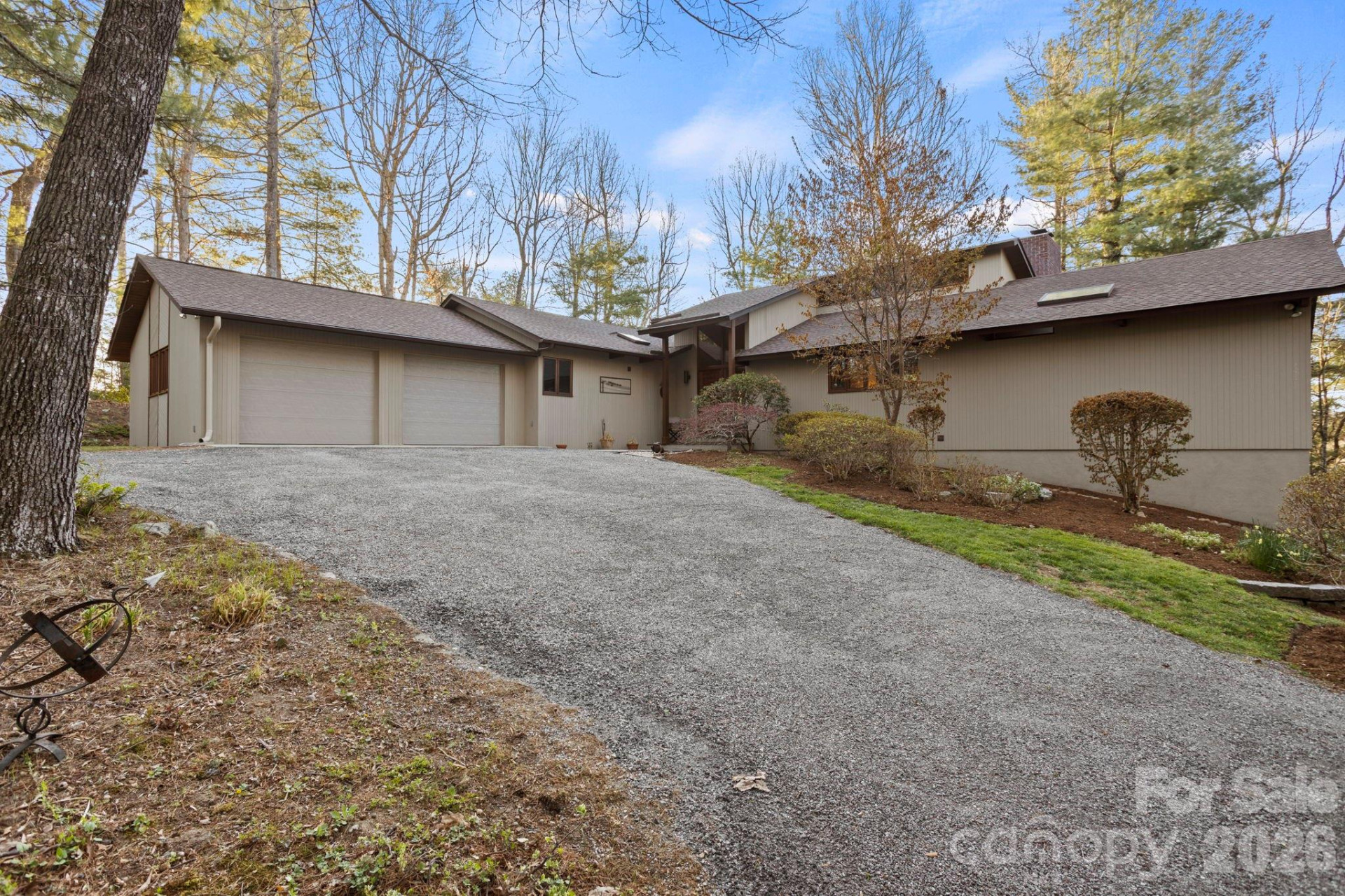 207 Maple Hill Drive - Photo 3