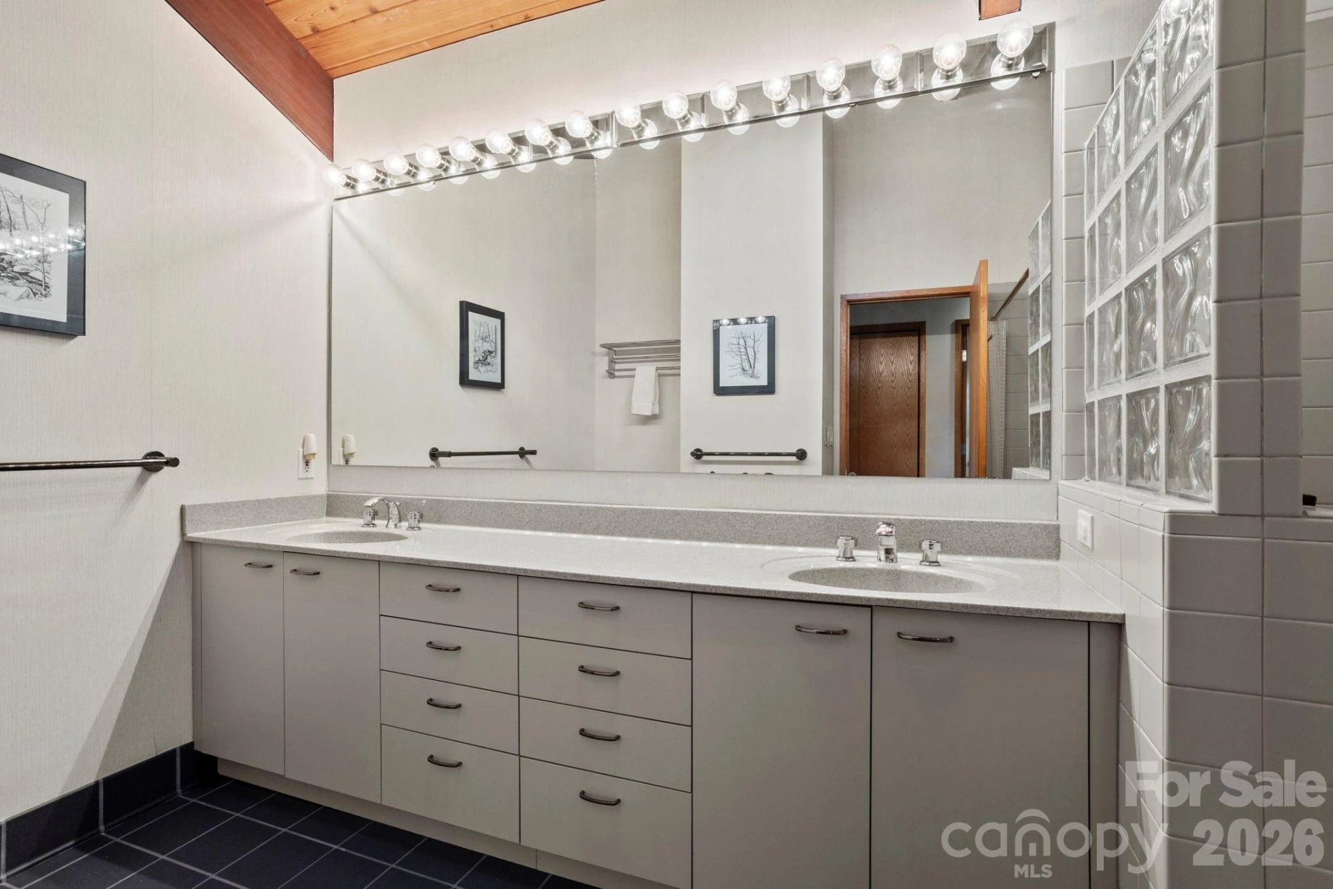 207 Maple Hill Drive - Photo 33