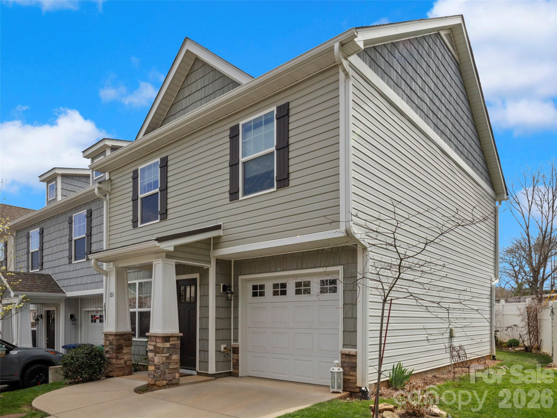 101 Monmouth Way - Photo 2