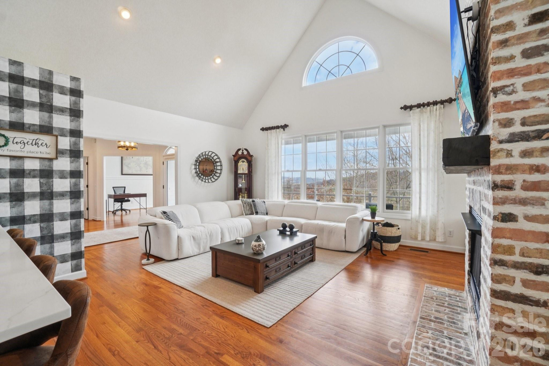 1409 Woodsong Drive - Photo 2