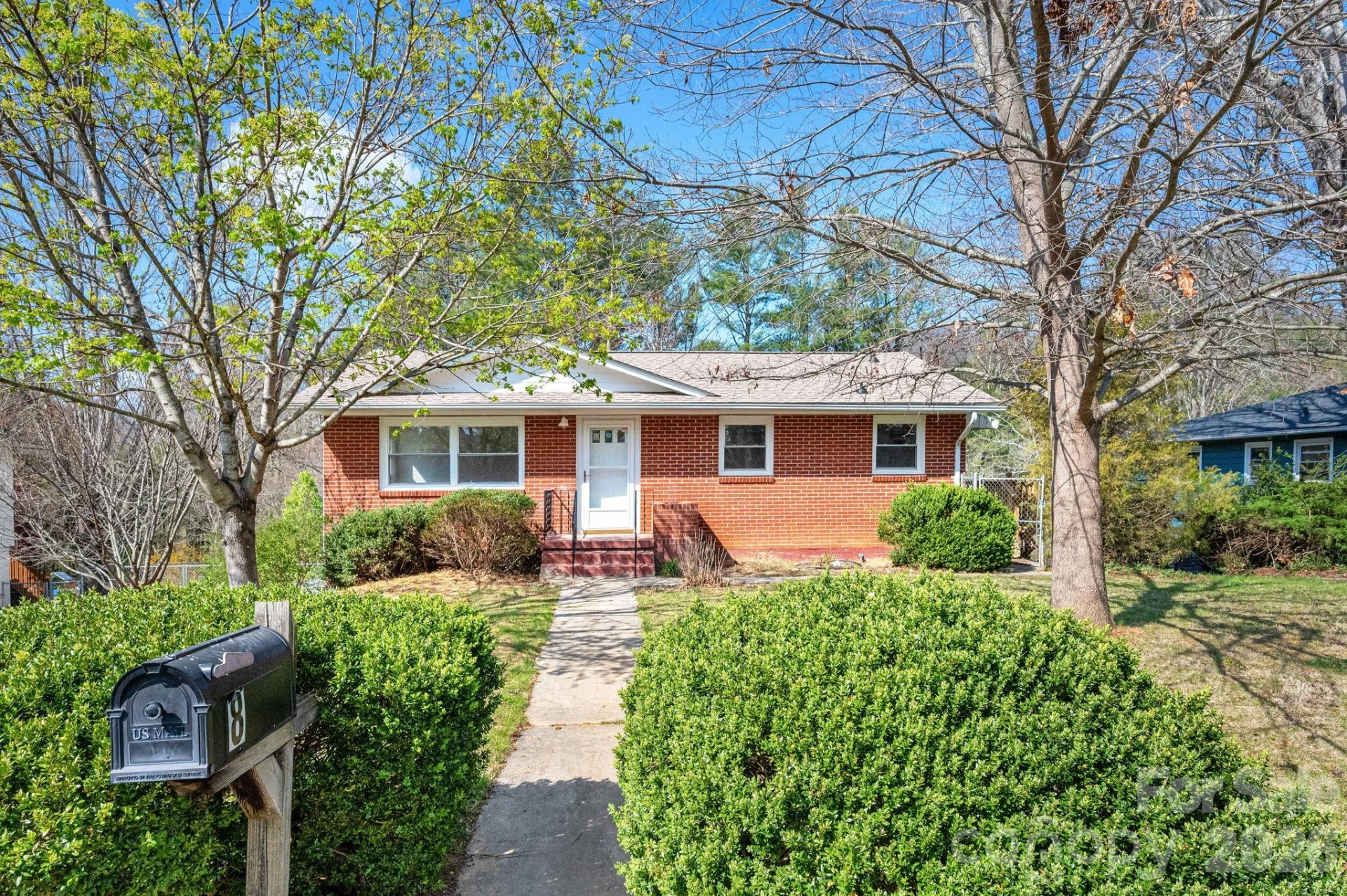 8 Pershing Road