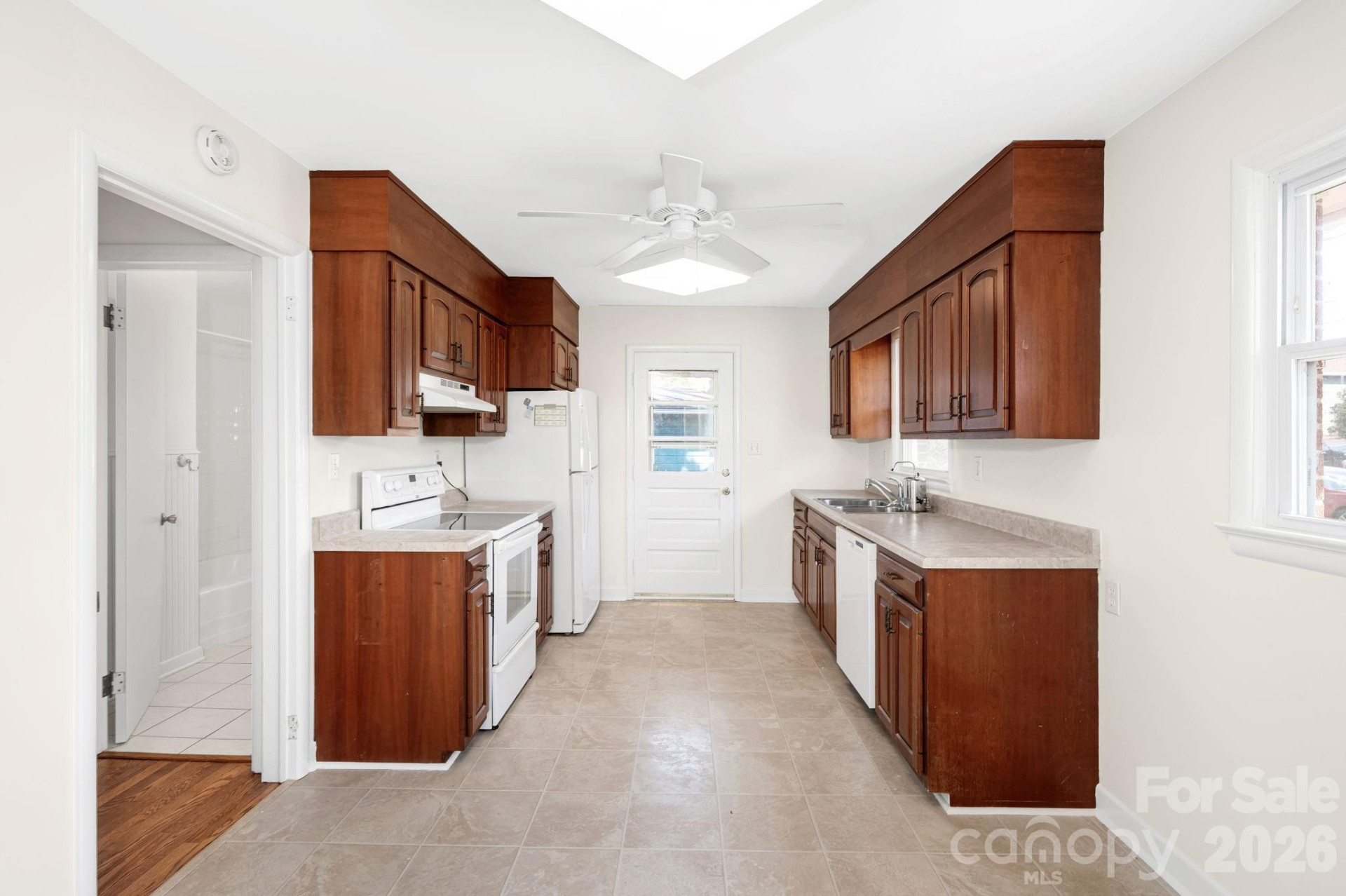 8 Pershing Road - Photo 11