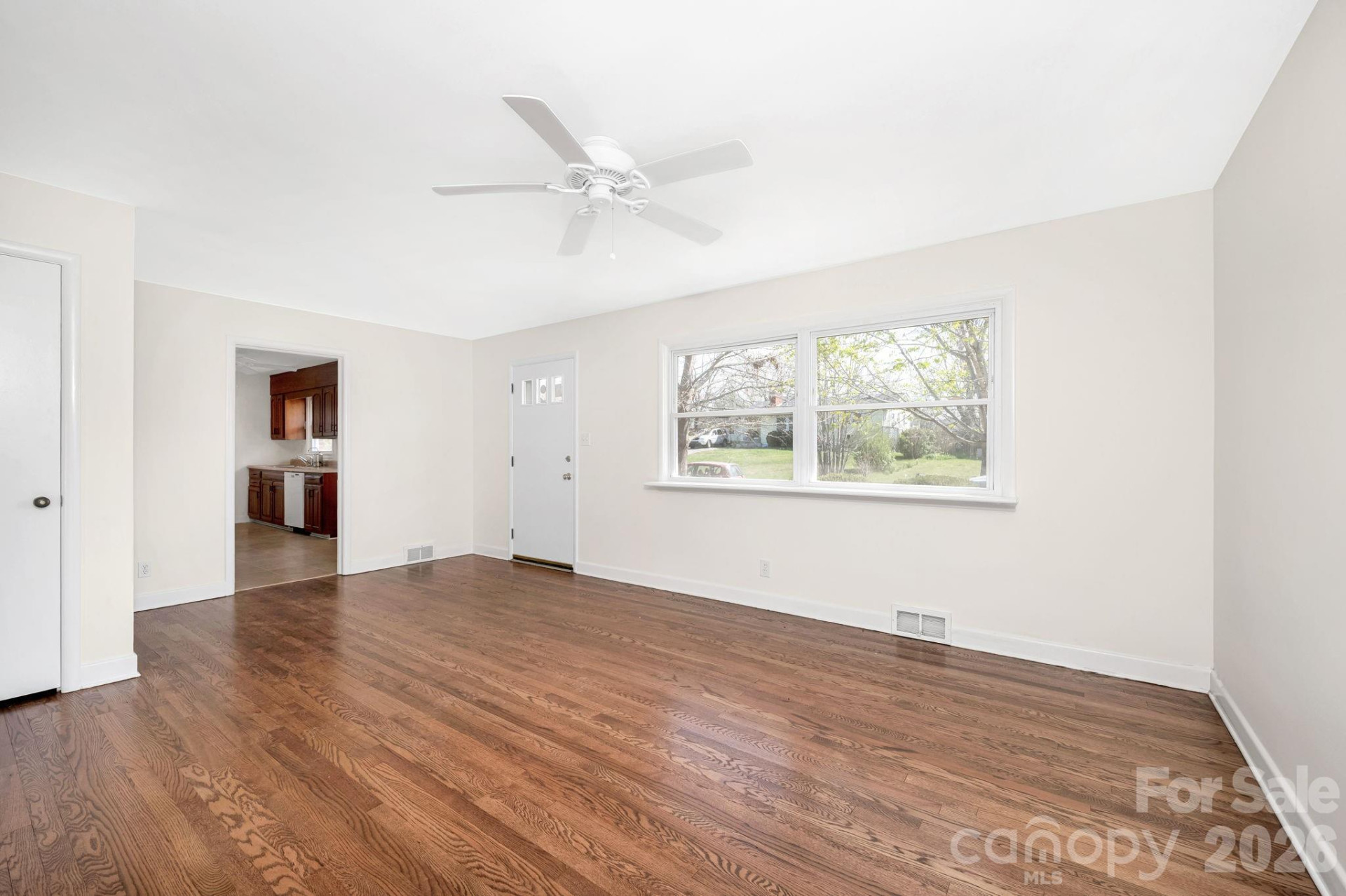 8 Pershing Road - Photo 5