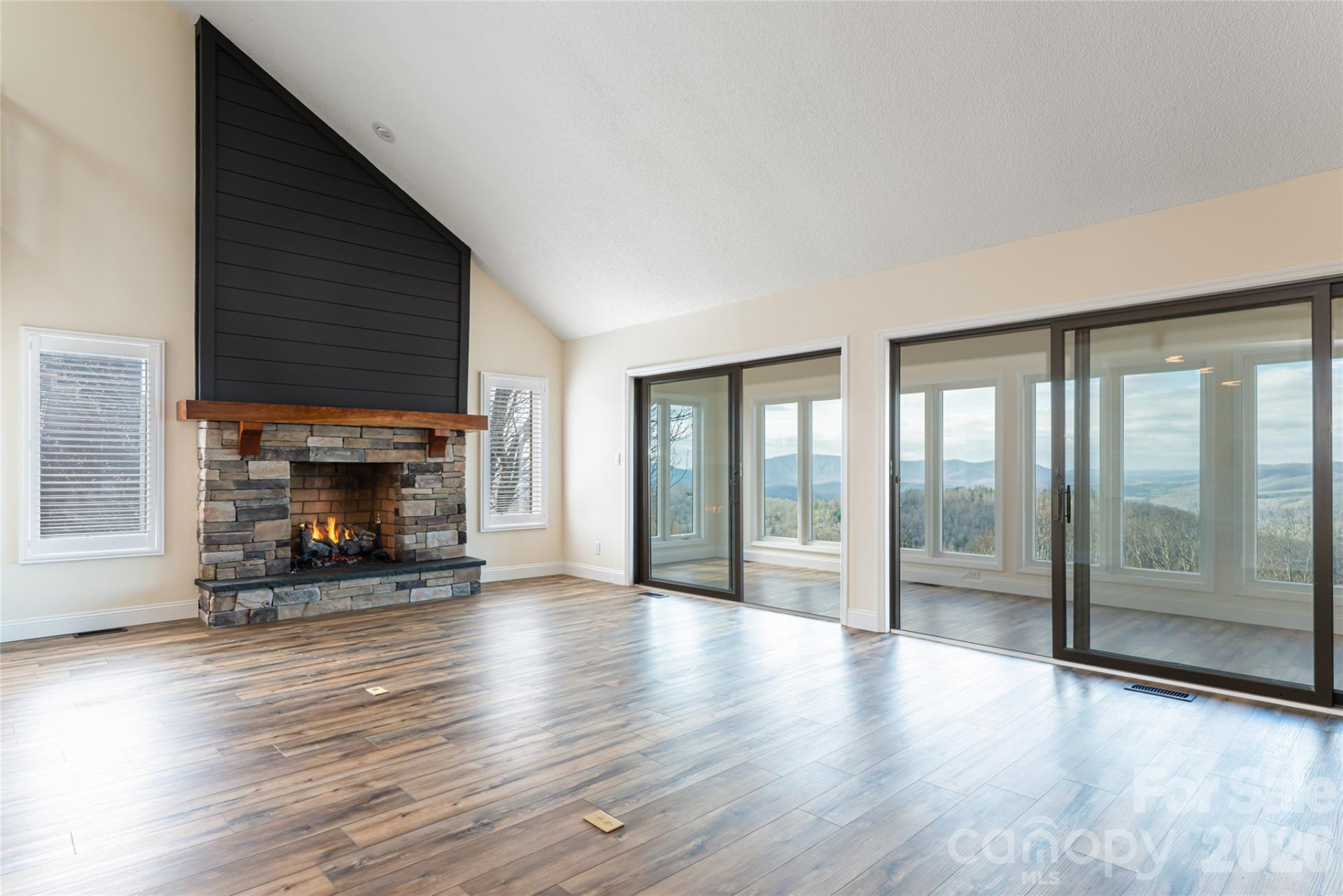 1203 Fleetwood Plaza - Photo 2