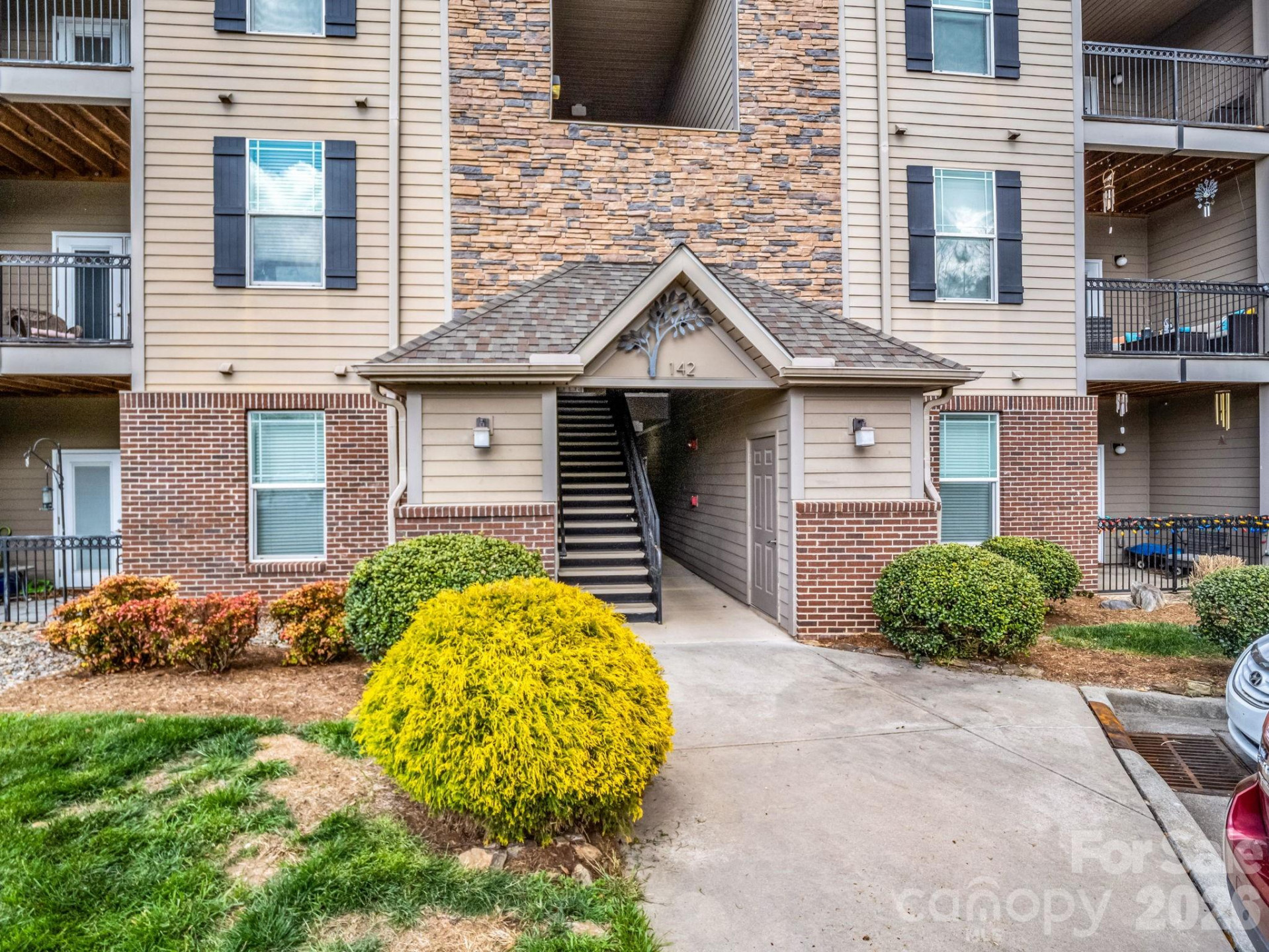 142 Brickton Village Circle #106