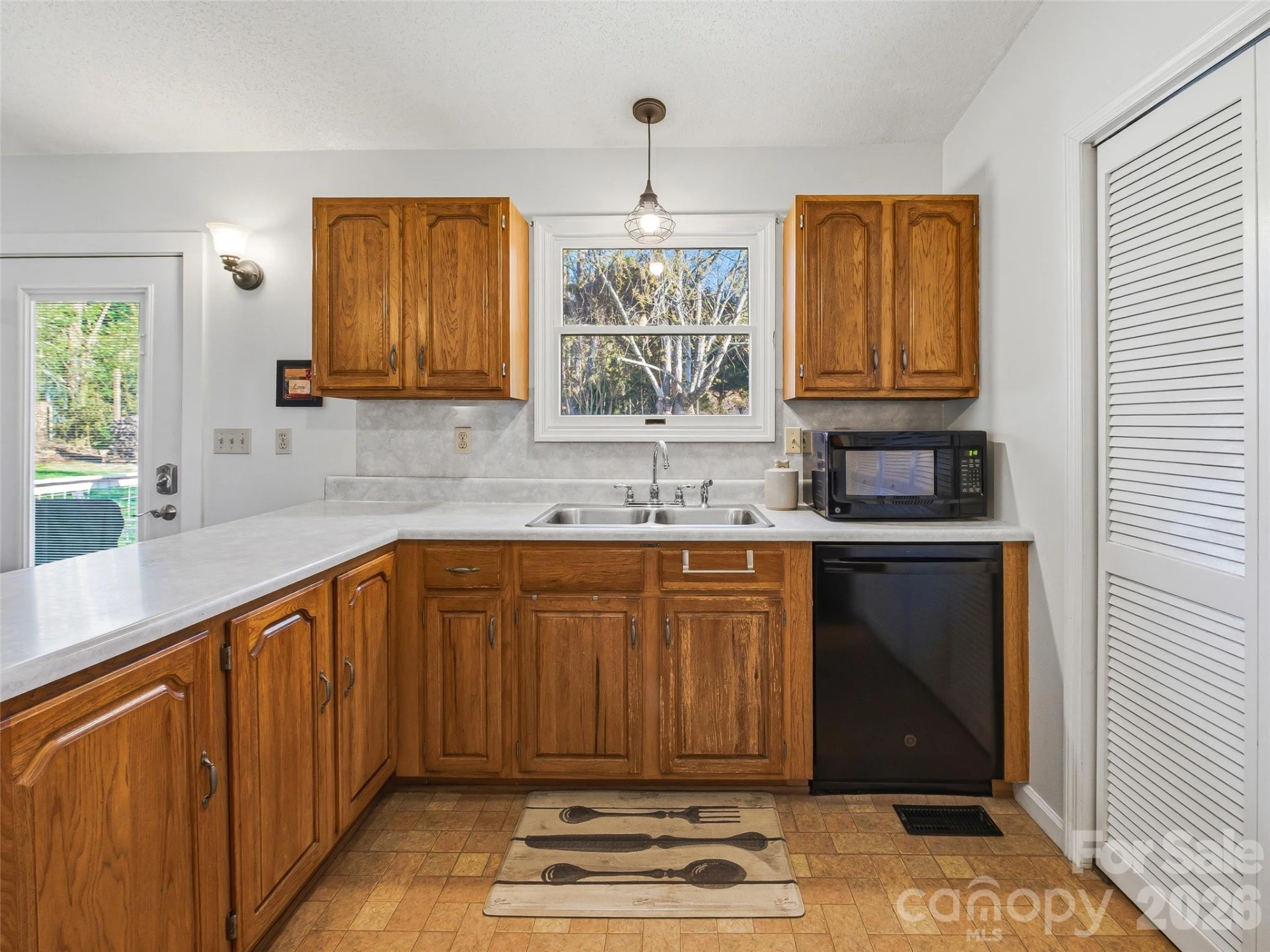 107 Edgewood Court - Photo 7