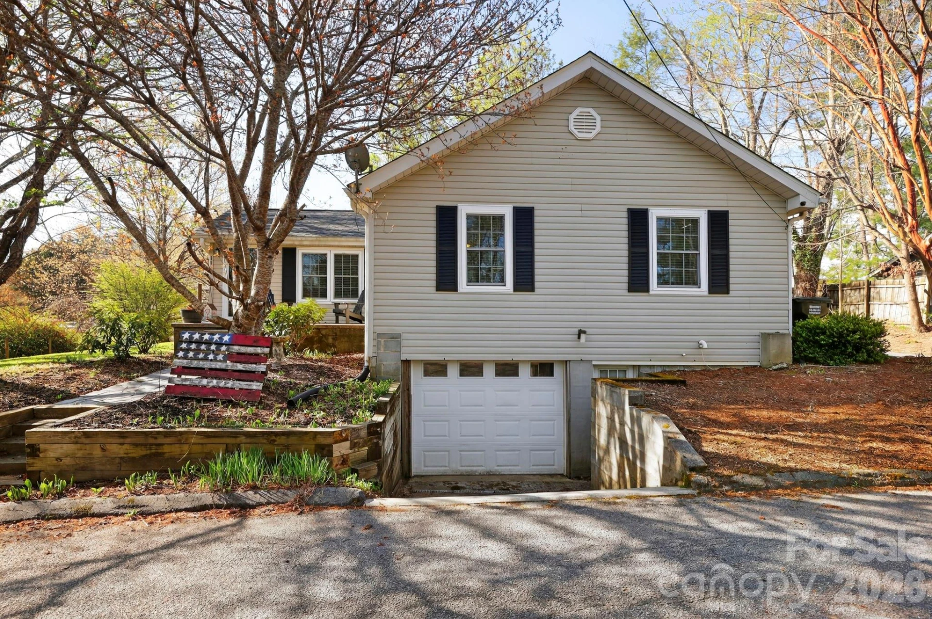 112 Gibbs Street - Photo 5