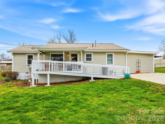 55 Pressley Avenue, Brevard, NC, 28712