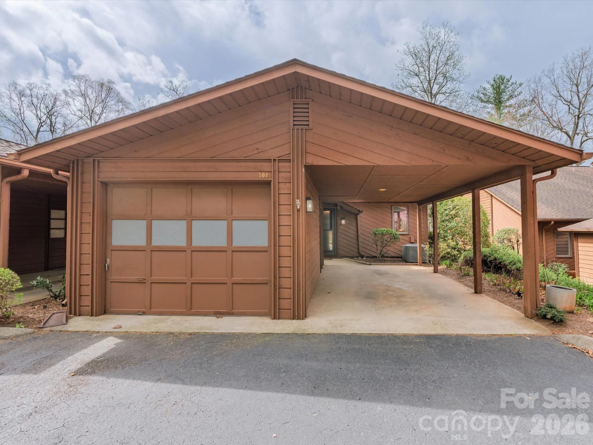 504 Woodfield Drive - Photo 2