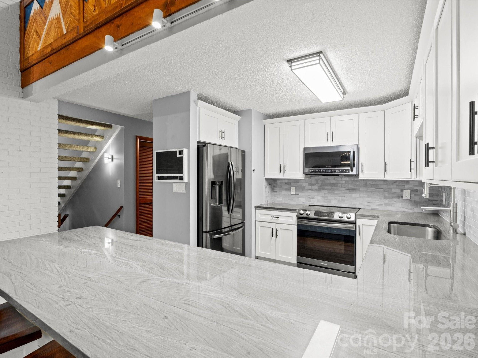 504 Woodfield Drive - Photo 18