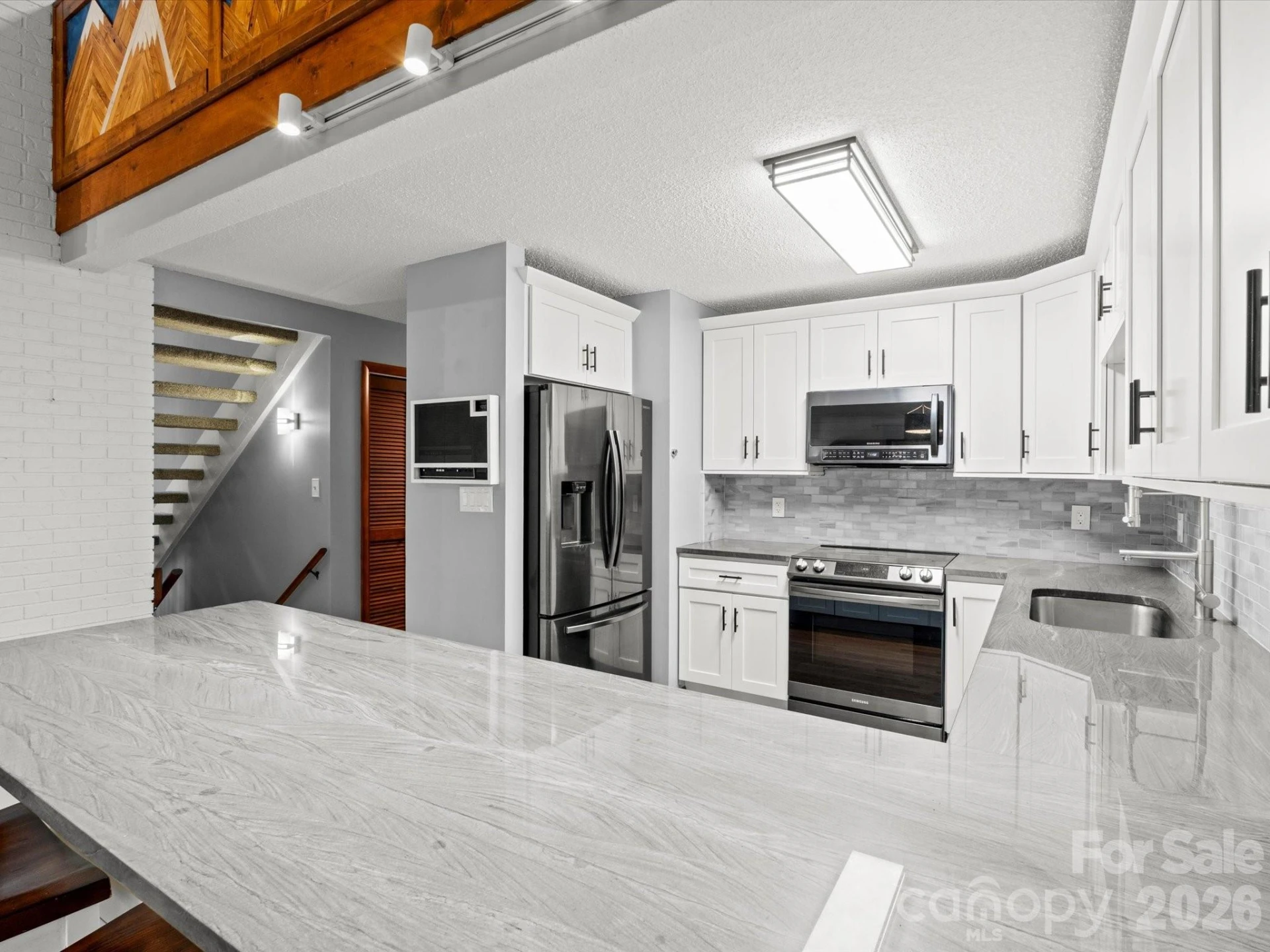 504 Woodfield Drive - Photo 18