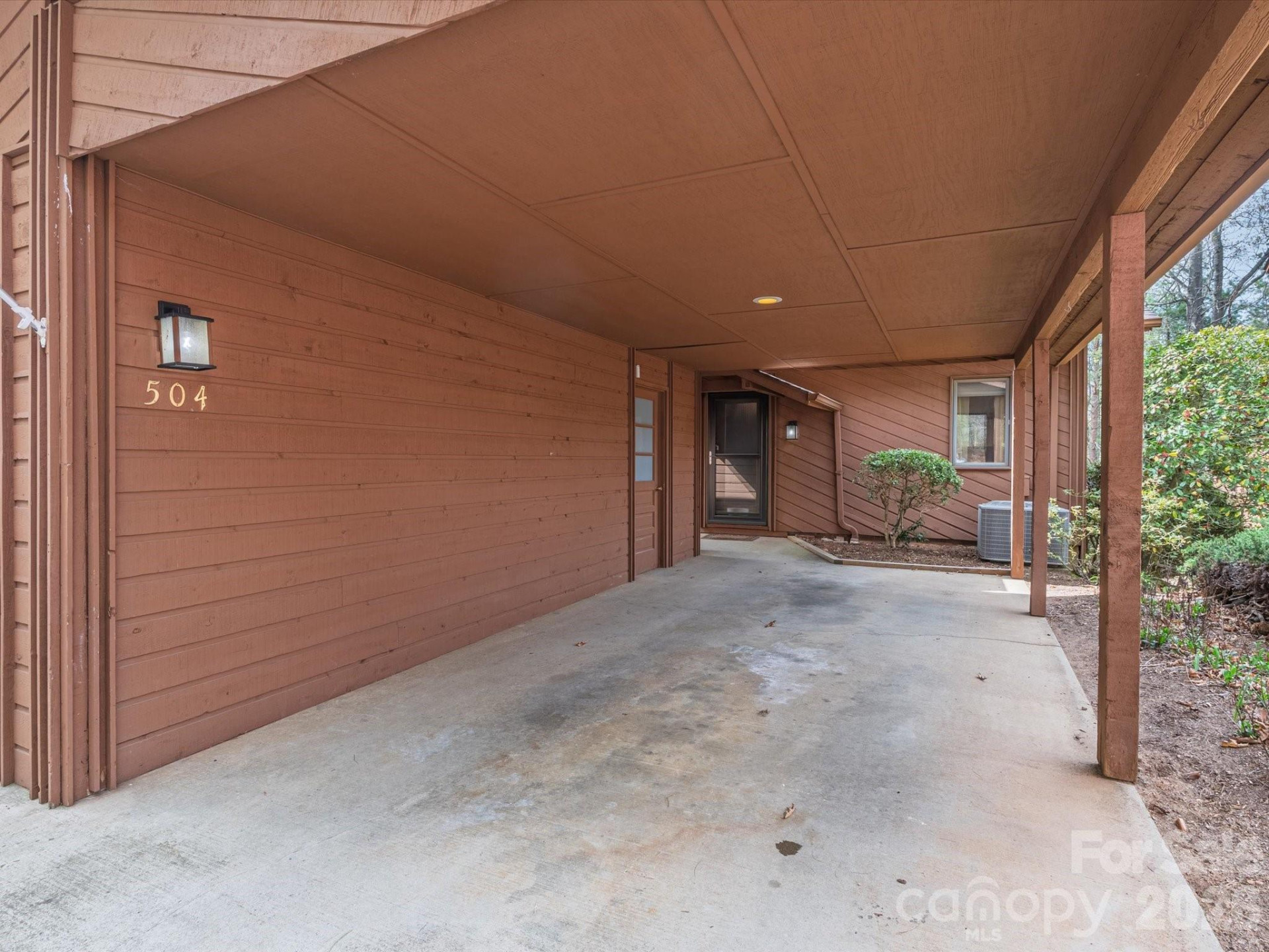 504 Woodfield Drive - Photo 3