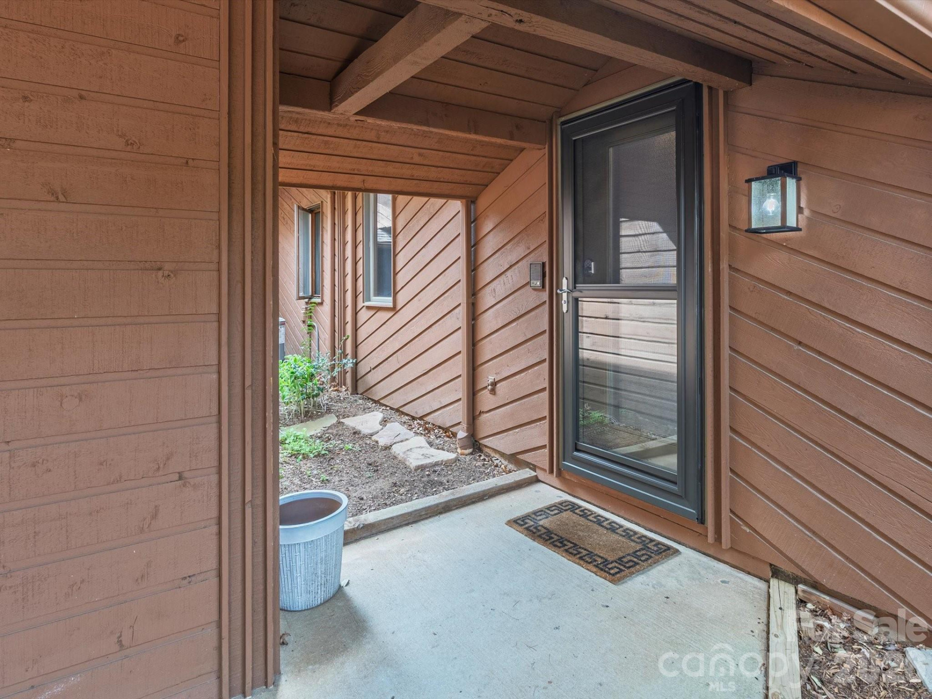 504 Woodfield Drive - Photo 4